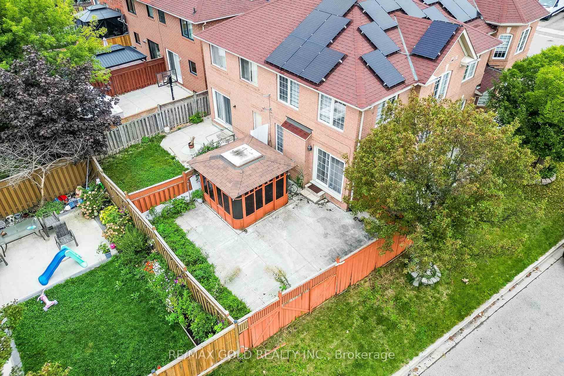 Photo 48 of 55 Secord Crescent, Brampton, Fletcher's Meadow — HOMEH