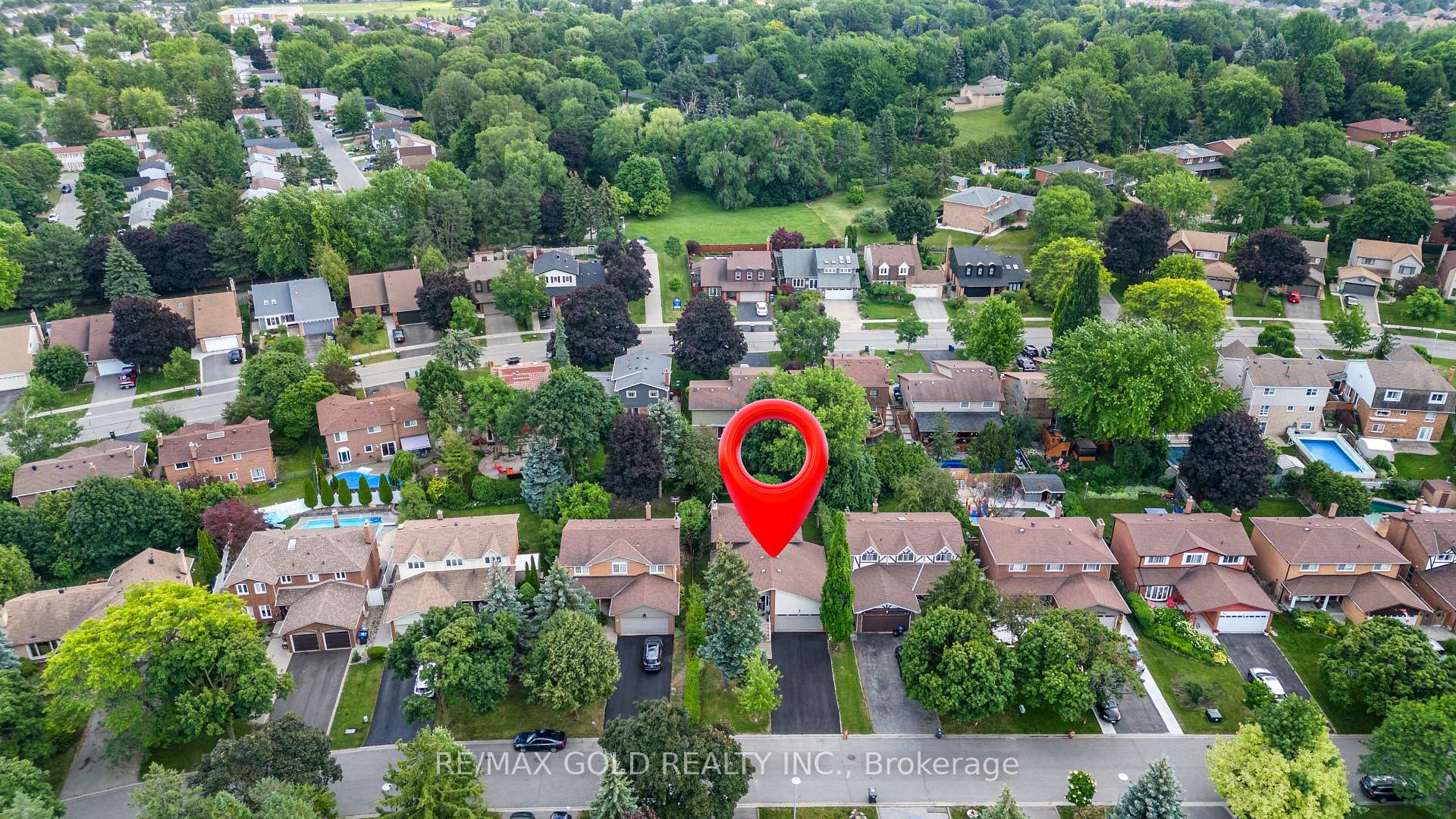 Photo 3 of 48 Maidstone Crescent, Brampton, Central Park — HOMEH