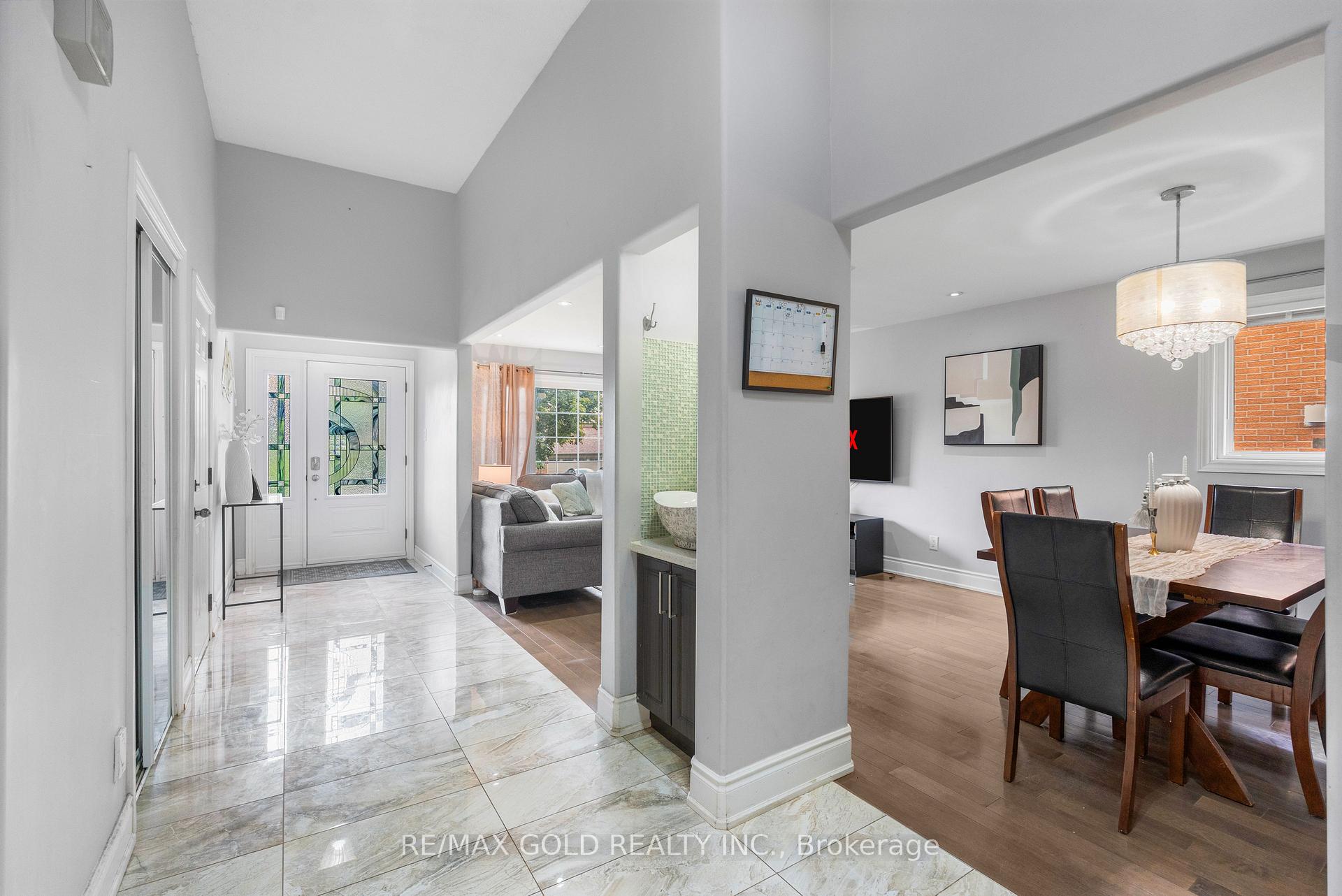 Photo 11 of 48 Maidstone Crescent, Brampton, Central Park — HOMEH