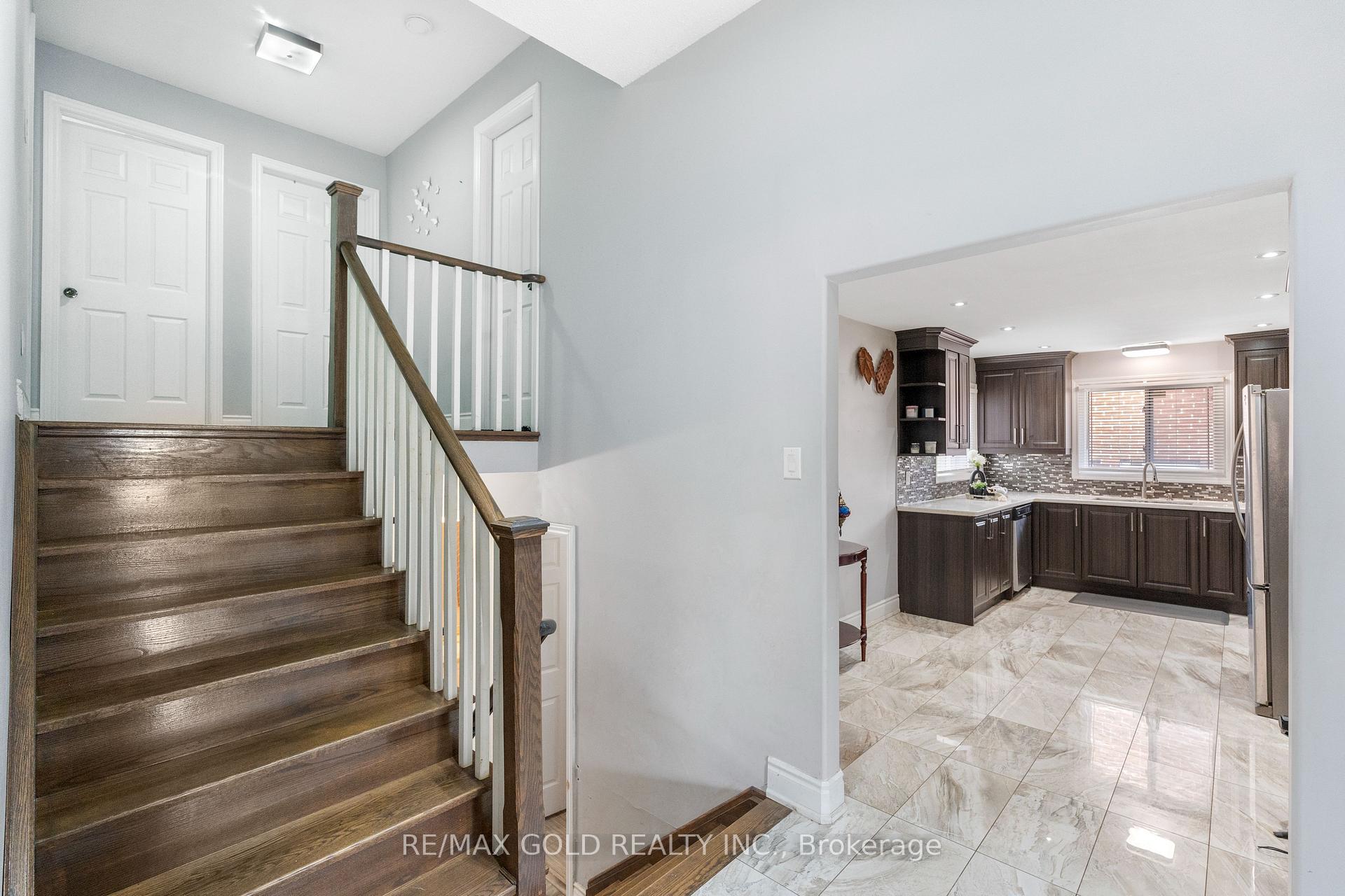 Photo 13 of 48 Maidstone Crescent, Brampton, Central Park — HOMEH