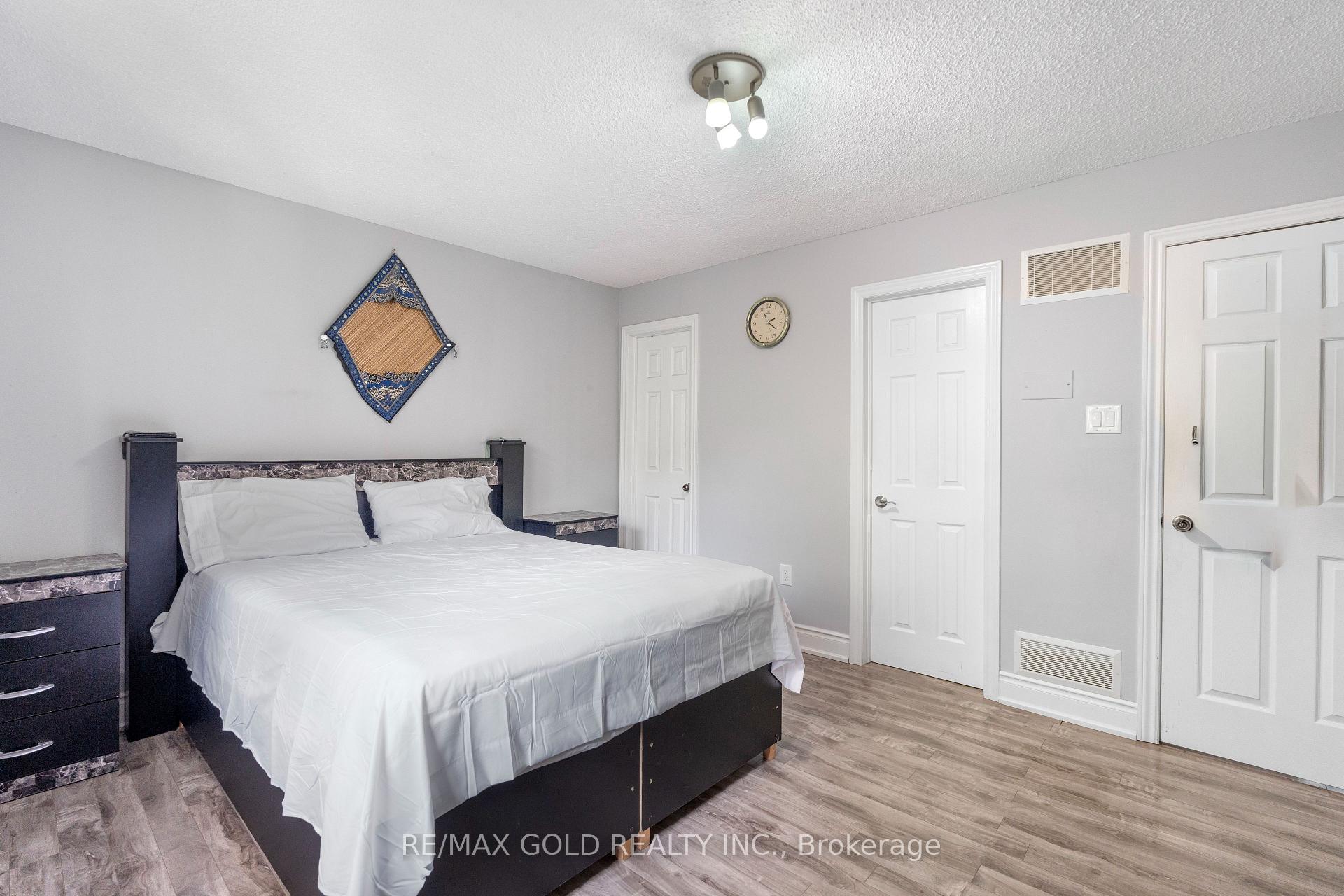 Photo 18 of 48 Maidstone Crescent, Brampton, Central Park — HOMEH