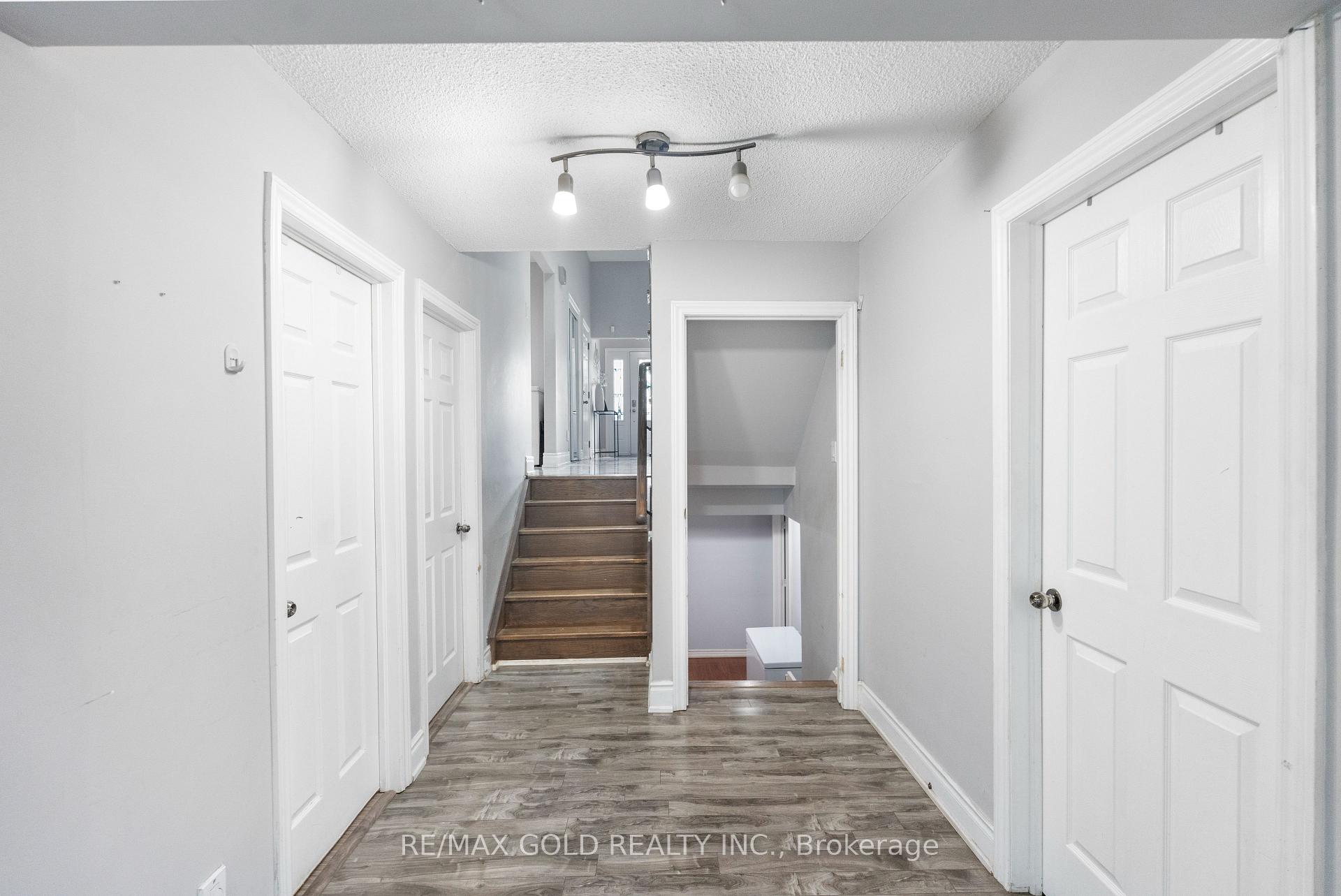 Photo 24 of 48 Maidstone Crescent, Brampton, Central Park — HOMEH