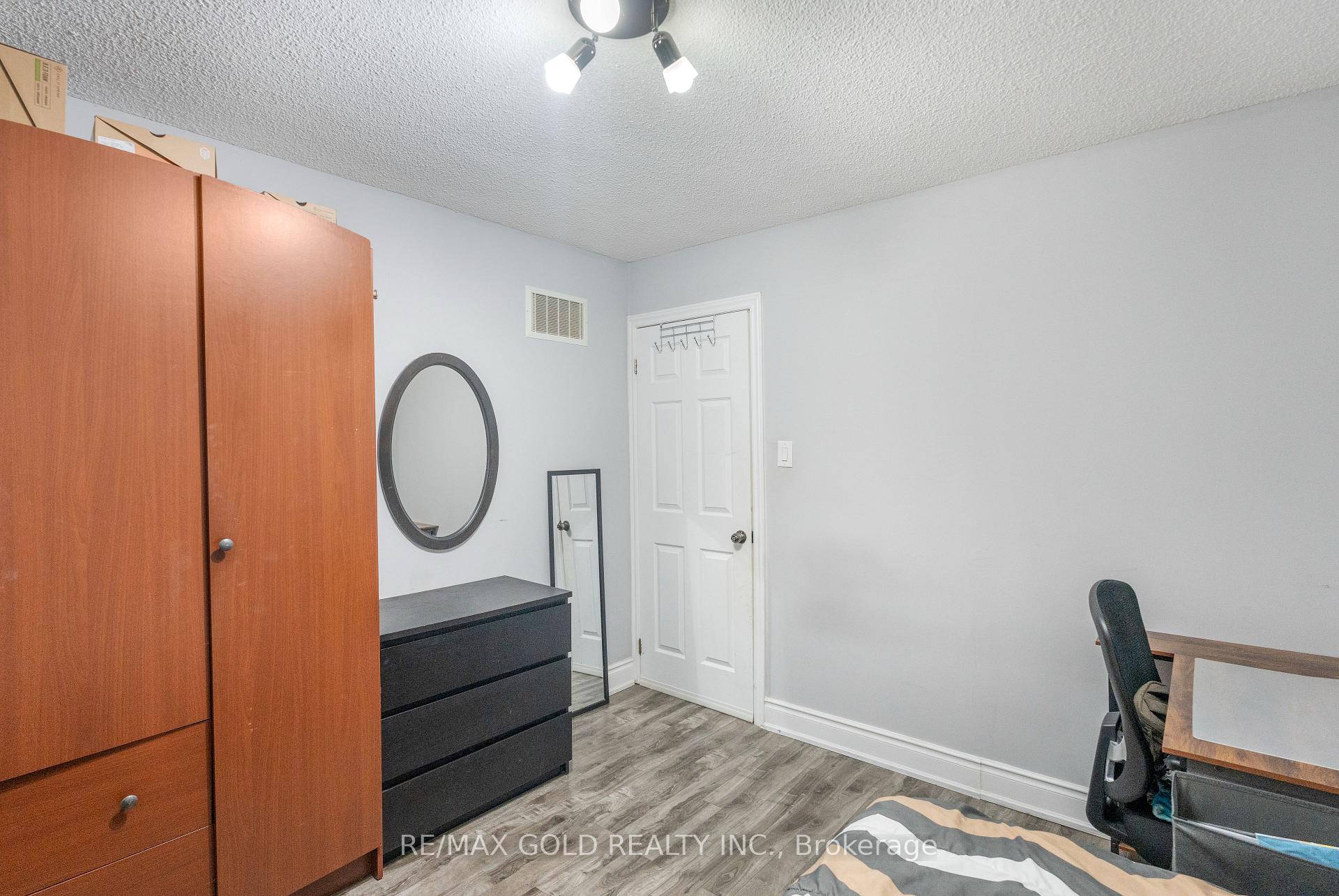 Photo 31 of 48 Maidstone Crescent, Brampton, Central Park — HOMEH