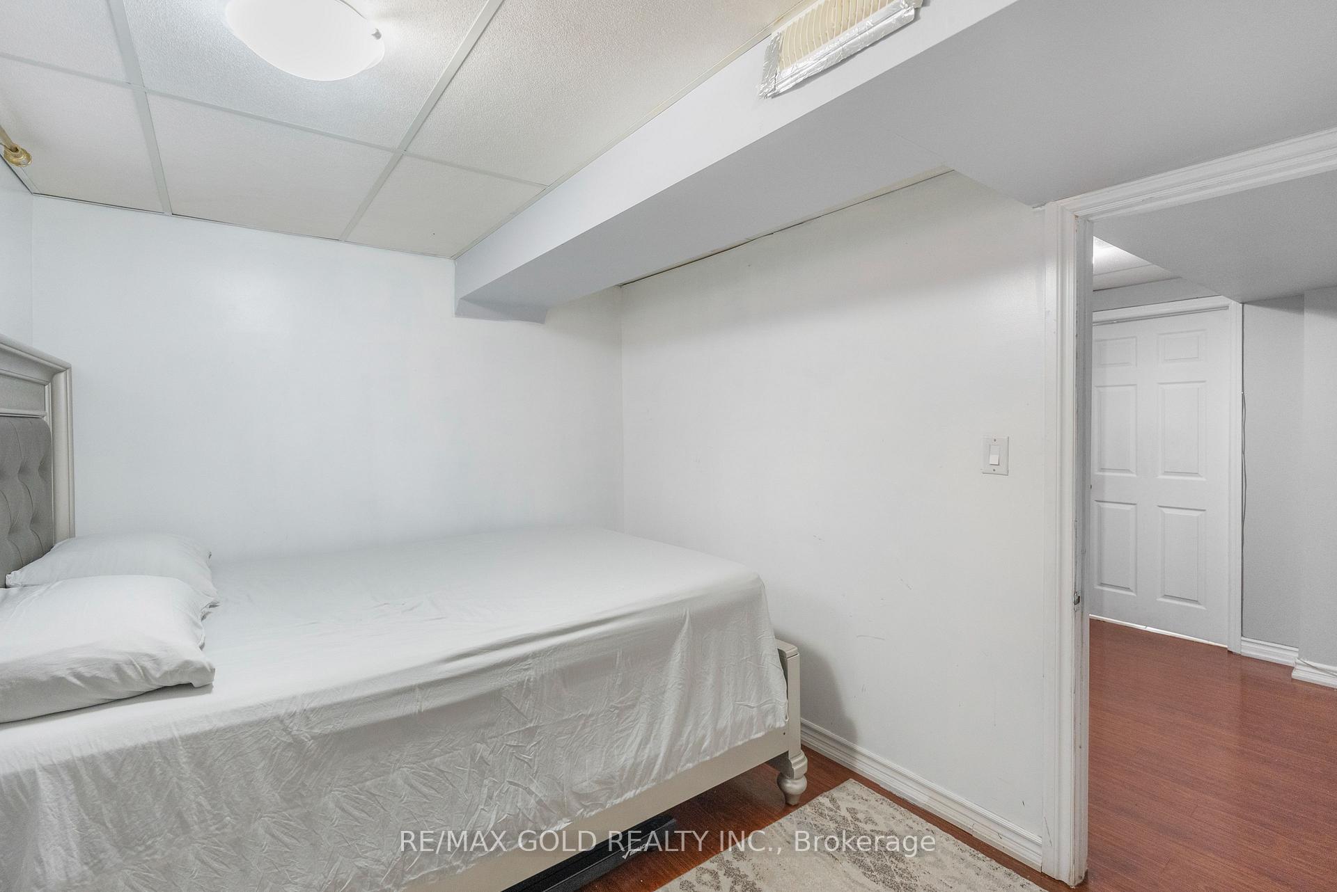 Photo 33 of 48 Maidstone Crescent, Brampton, Central Park — HOMEH
