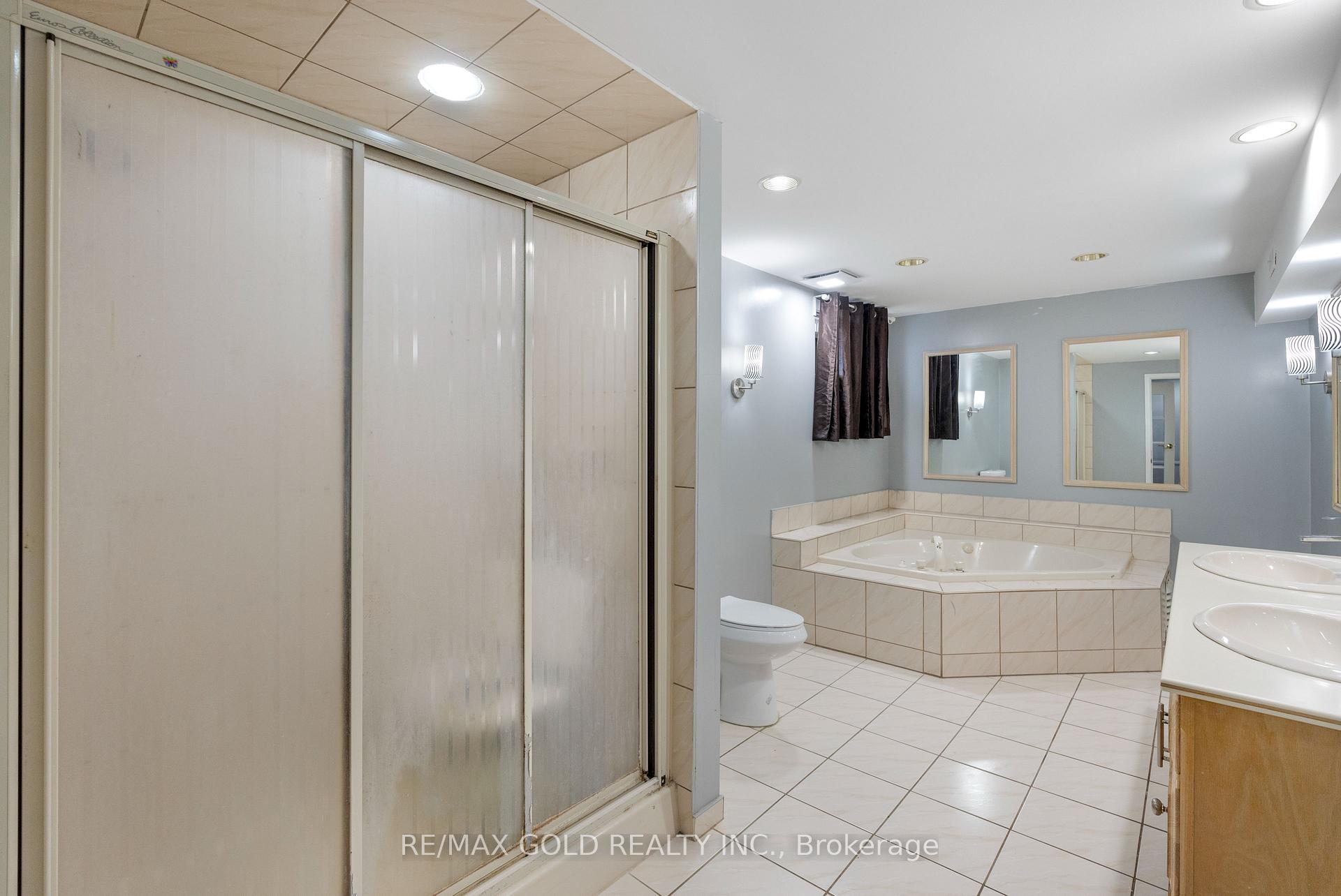 Photo 37 of 48 Maidstone Crescent, Brampton, Central Park — HOMEH