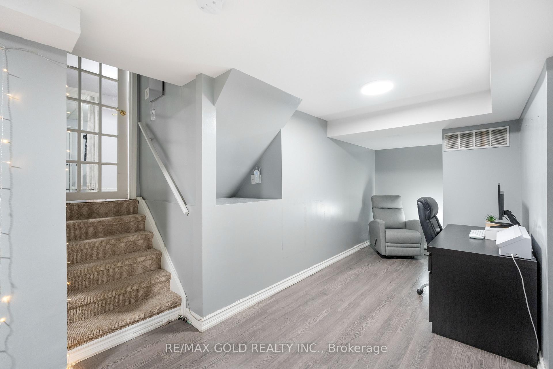 Photo 41 of 48 Maidstone Crescent, Brampton, Central Park — HOMEH