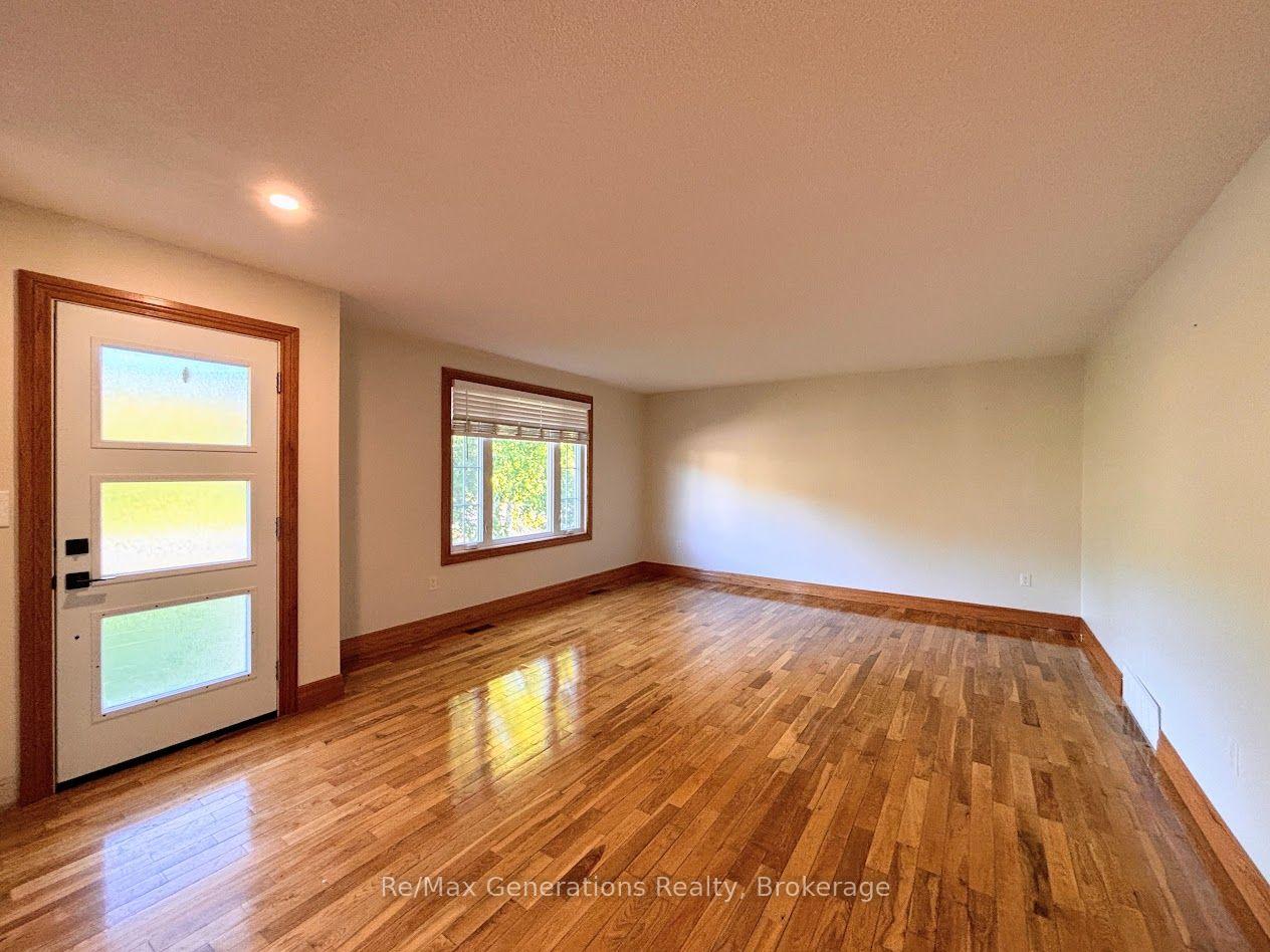 Photo 7 of 34 Redwing Avenue, Manitouwadge, TB-73 — HOMEH