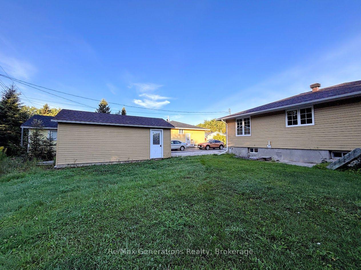 Photo 36 of 34 Redwing Avenue, Manitouwadge, TB-73 — HOMEH