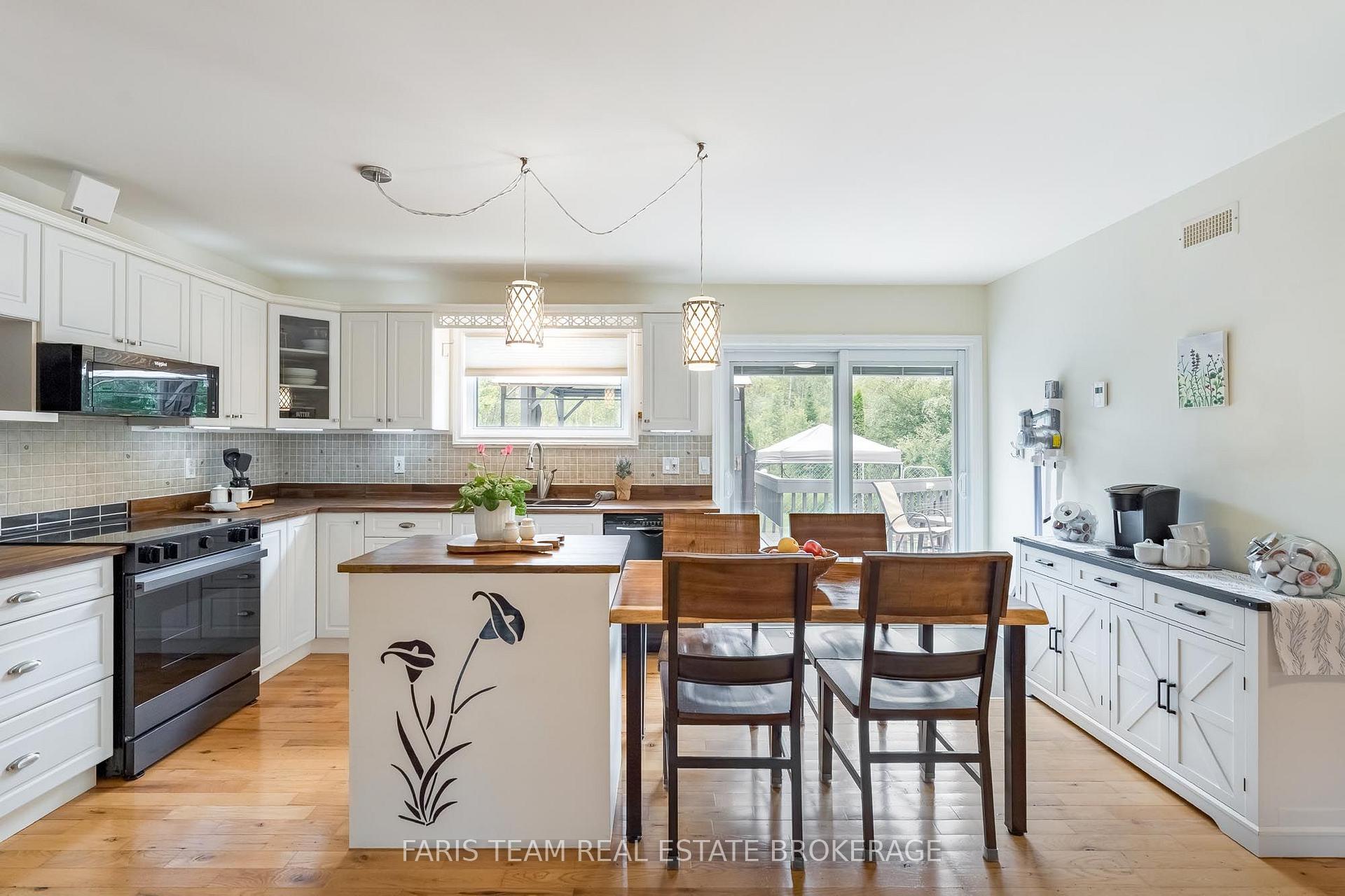 Photo 3 of 2151 Fairgrounds Road, Ramara, Rural Ramara — HOMEH
