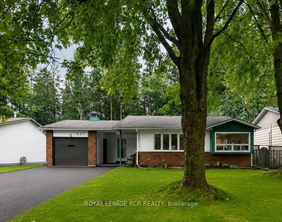 Photo 3 of 427 Pineview Gardens, Shelburne — HOMEH