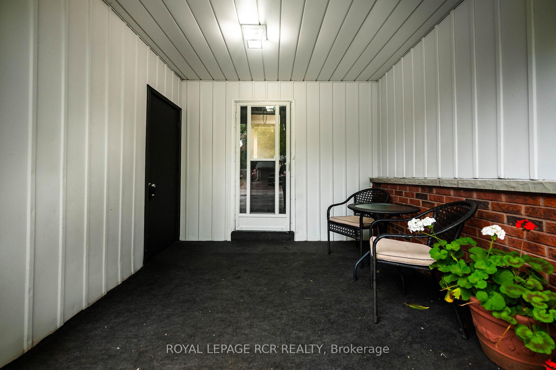 Photo 6 of 427 Pineview Gardens, Shelburne — HOMEH