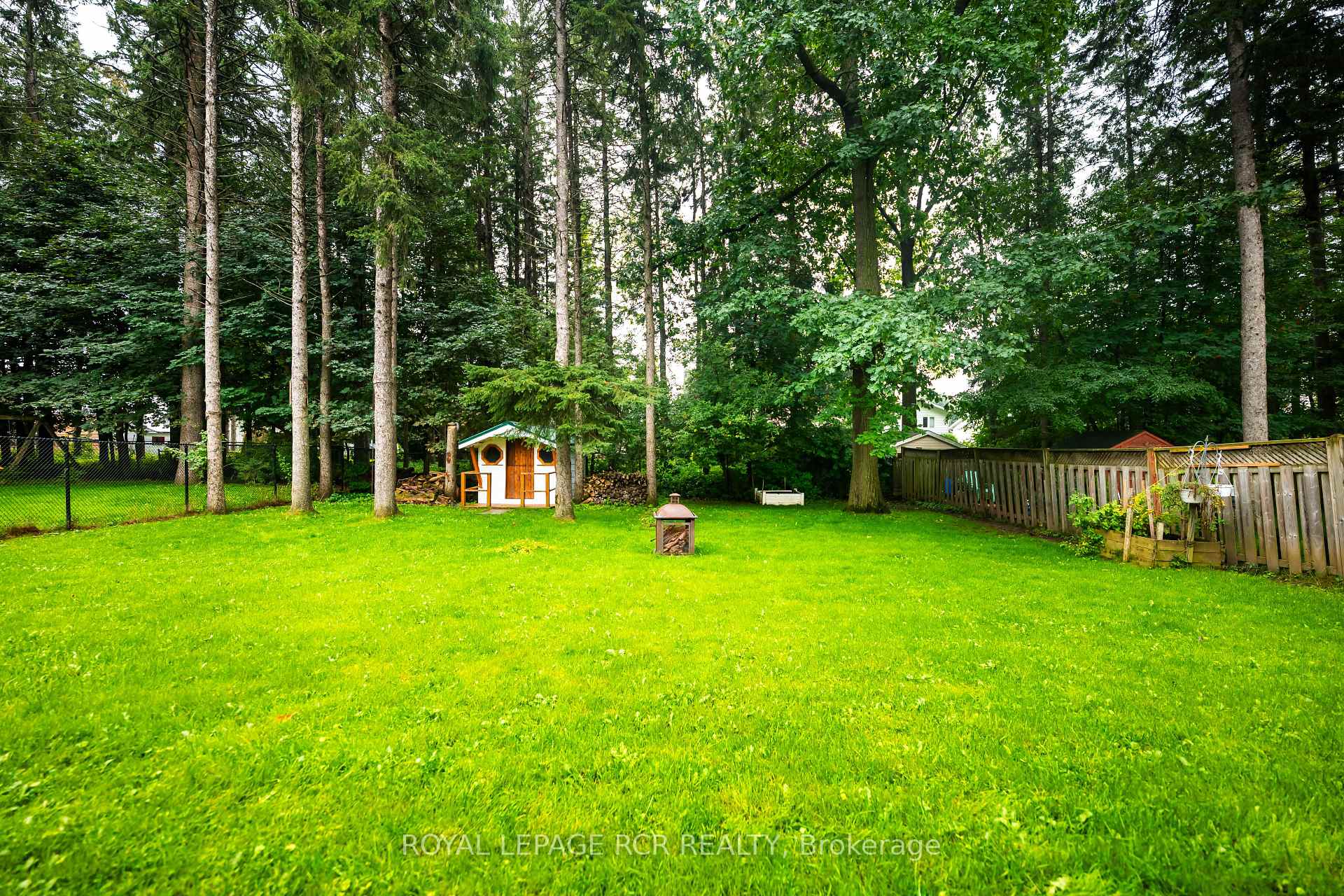 Photo 39 of 427 Pineview Gardens, Shelburne — HOMEH