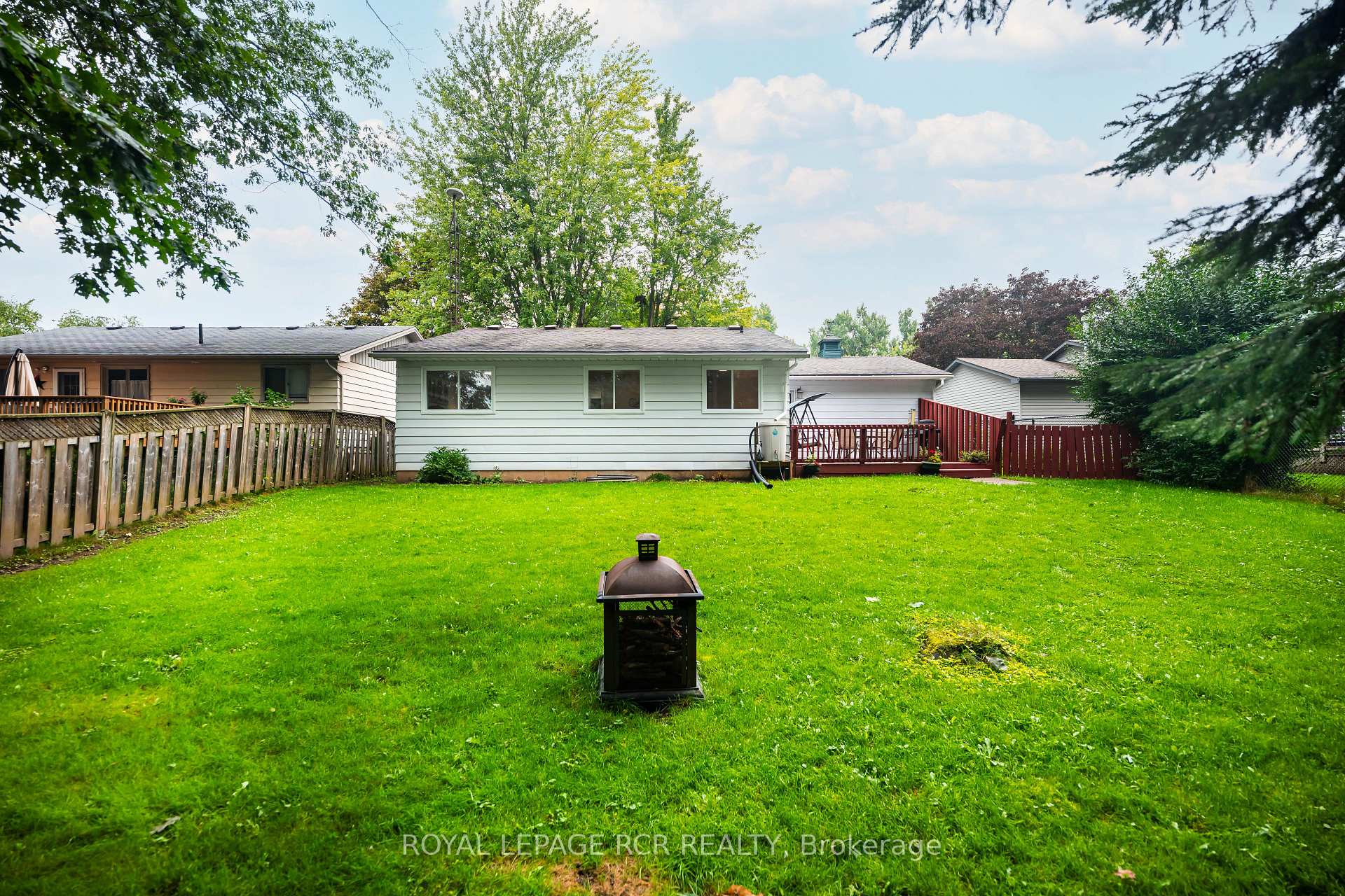 Photo 42 of 427 Pineview Gardens, Shelburne — HOMEH