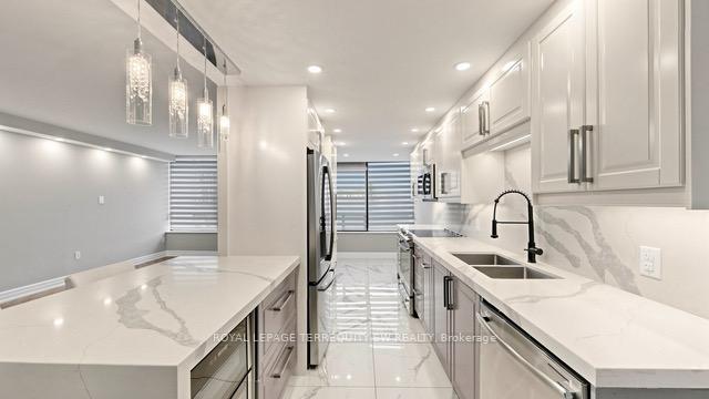 Photo of Unit 512, 7440 Bathurst Street