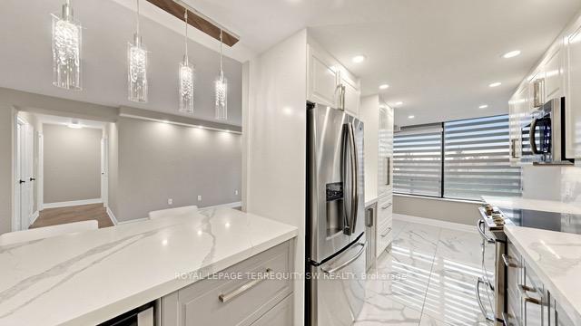 Photo 4 of Unit 512, 7440 Bathurst Street, Vaughan, Brownridge — HOMEH