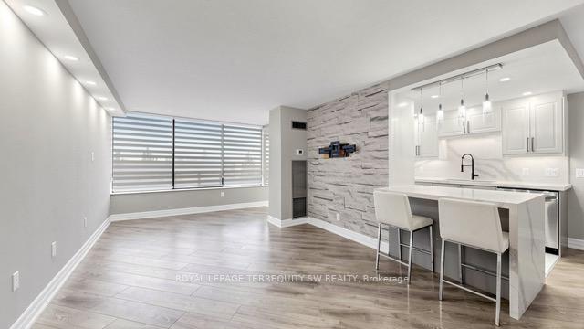 Photo 8 of Unit 512, 7440 Bathurst Street, Vaughan, Brownridge — HOMEH