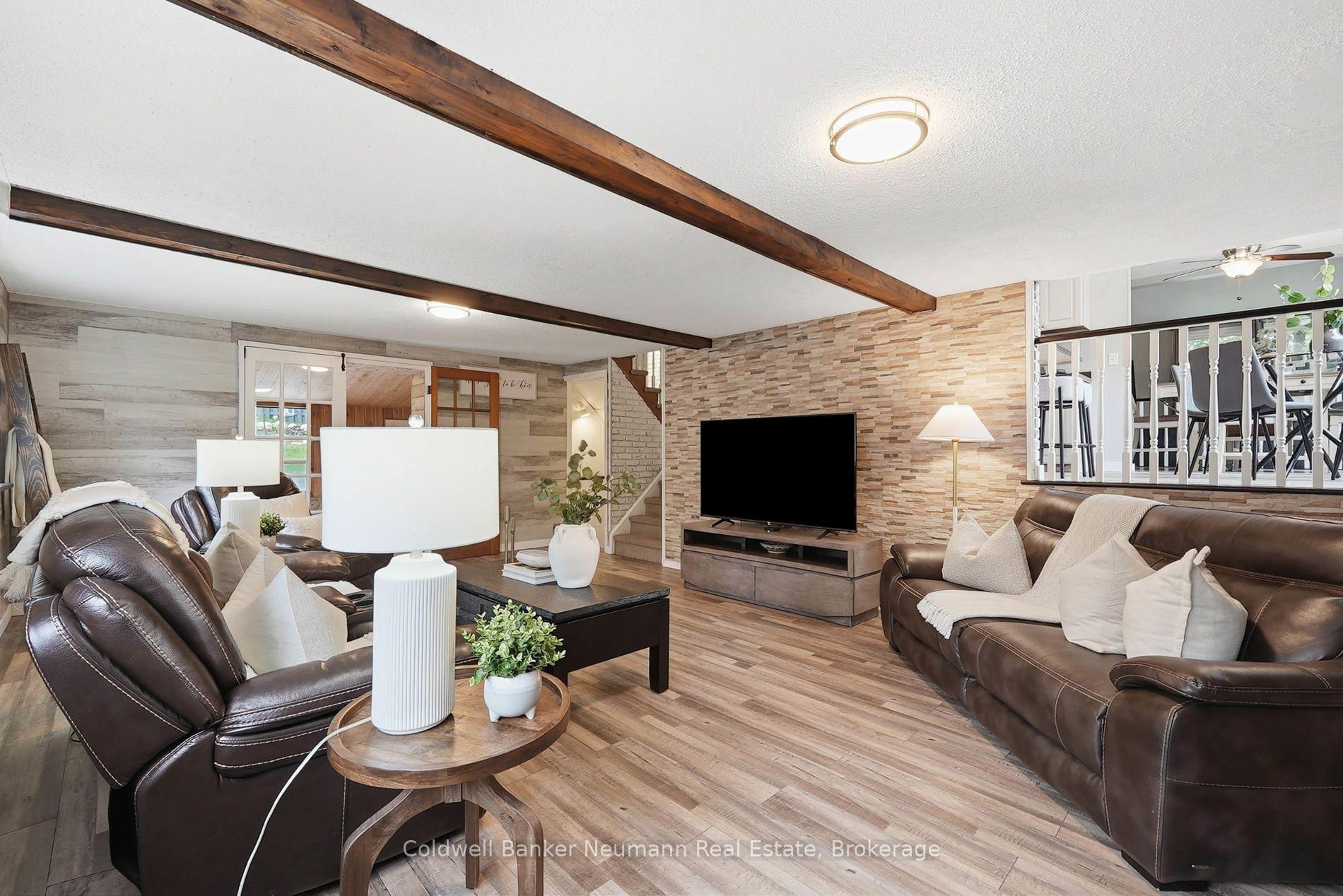 Photo 18 of 8 Pickwick Place, Guelph, Willow West/Sugarbush/West Acres — HOMEH