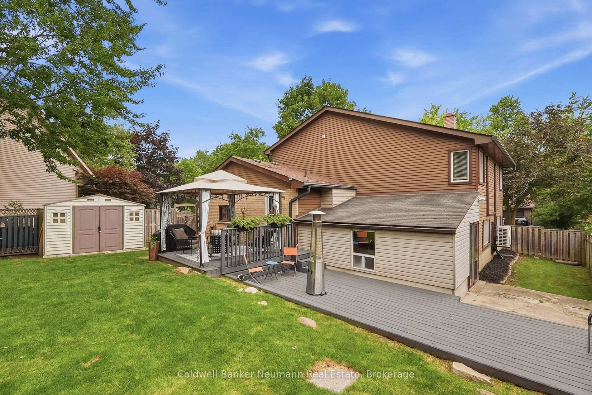 Photo 35 of 8 Pickwick Place, Guelph, Willow West/Sugarbush/West Acres — HOMEH