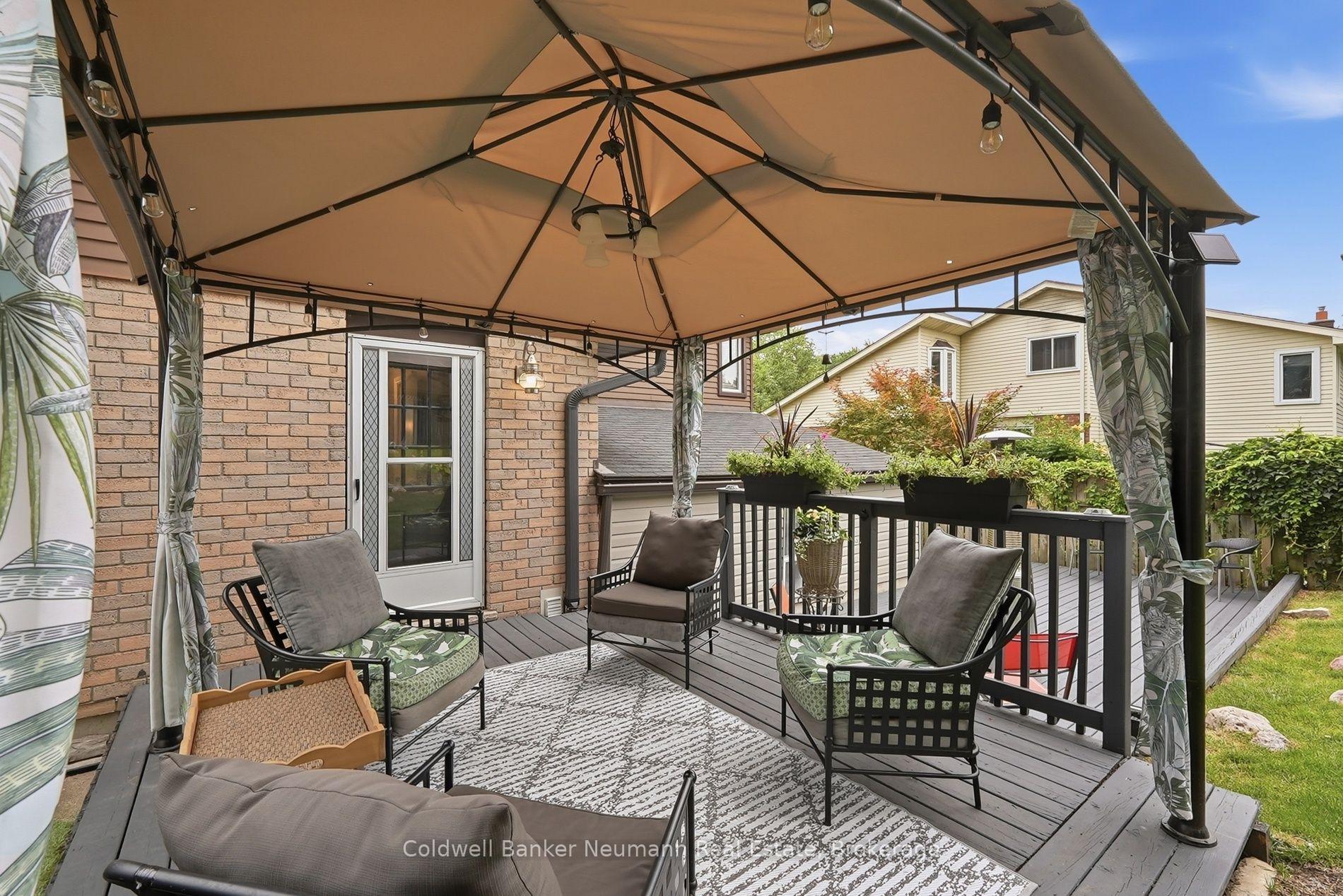 Photo 37 of 8 Pickwick Place, Guelph, Willow West/Sugarbush/West Acres — HOMEH