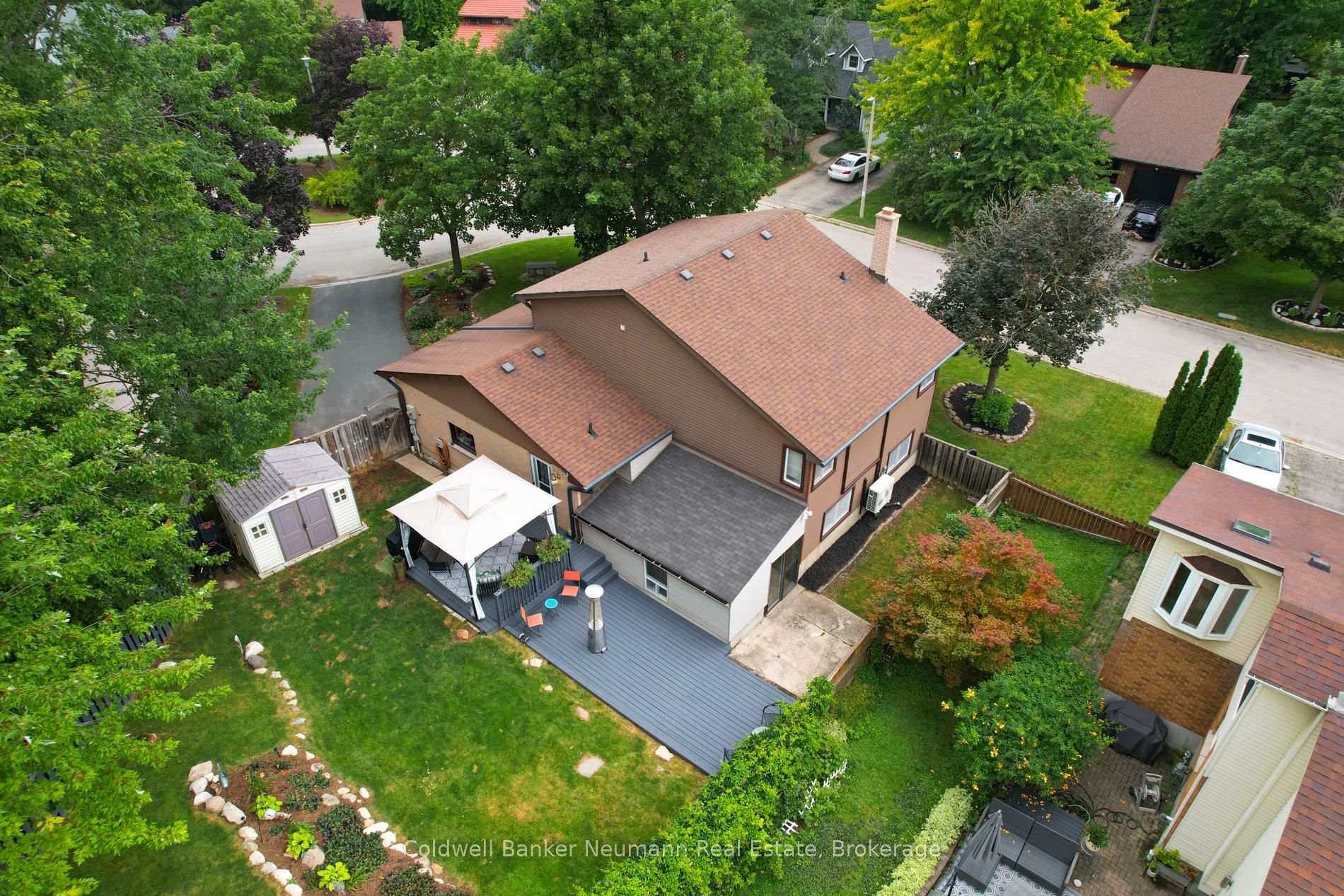 Photo 41 of 8 Pickwick Place, Guelph, Willow West/Sugarbush/West Acres — HOMEH