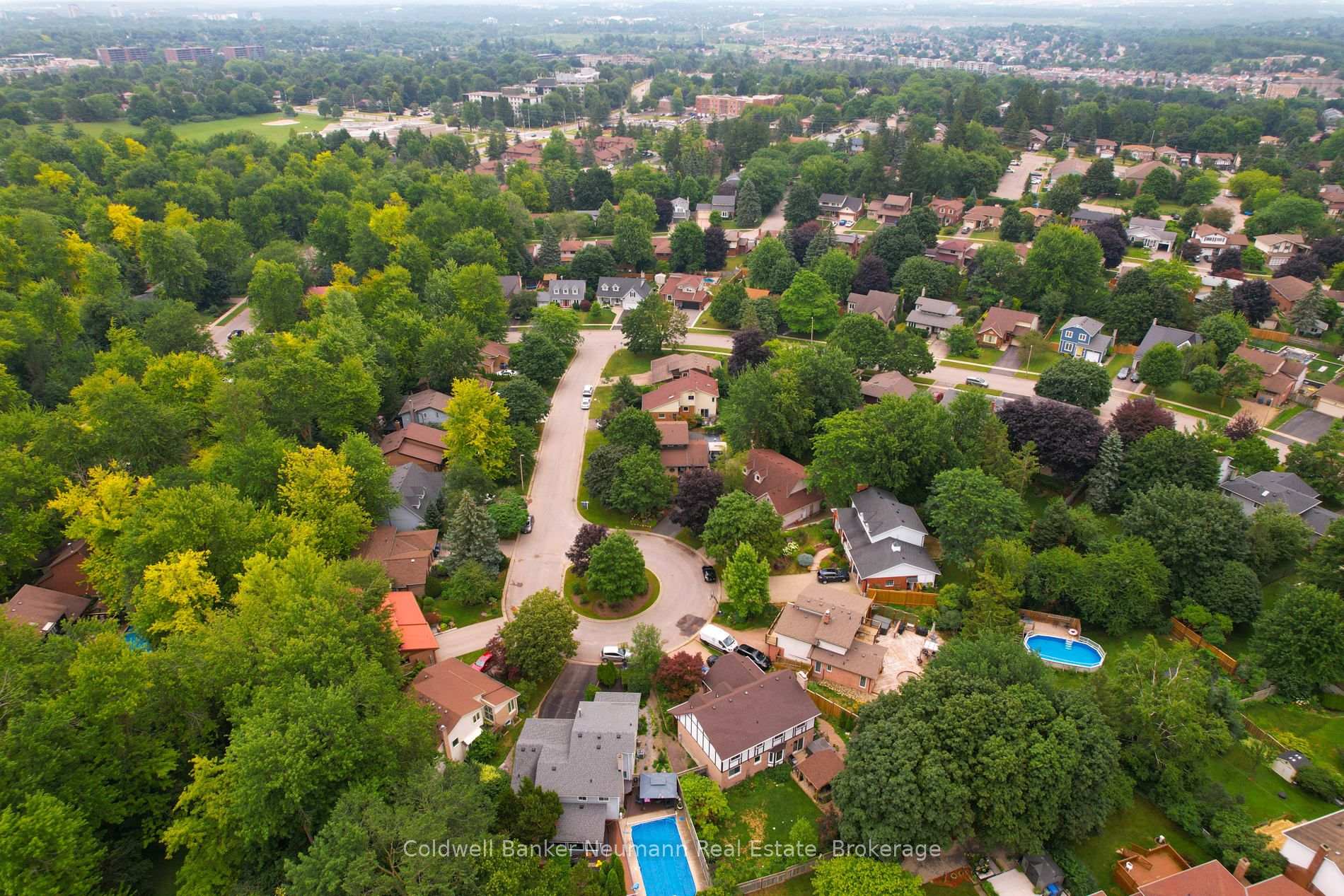 Photo 43 of 8 Pickwick Place, Guelph, Willow West/Sugarbush/West Acres — HOMEH