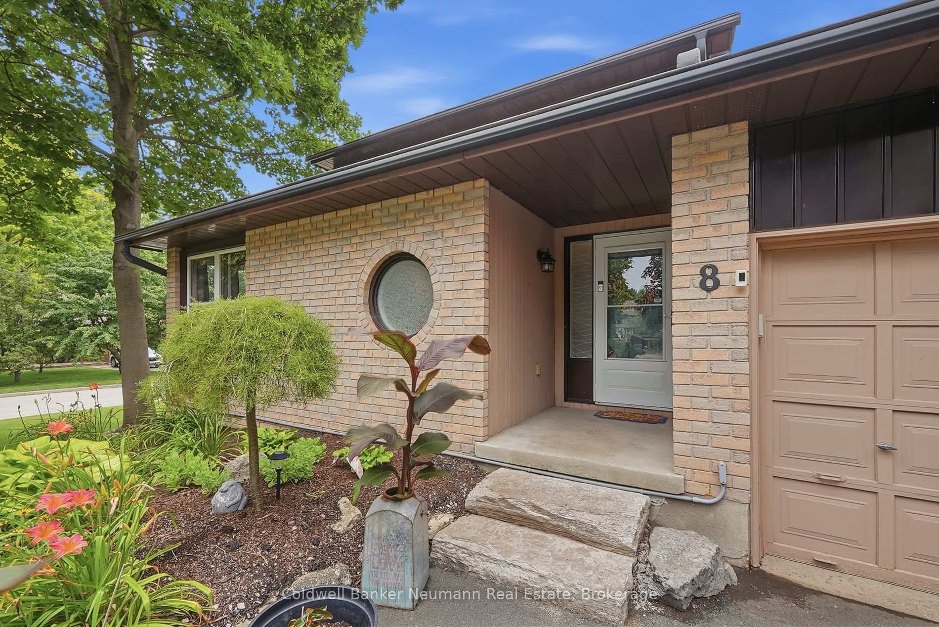 Photo 46 of 8 Pickwick Place, Guelph, Willow West/Sugarbush/West Acres — HOMEH