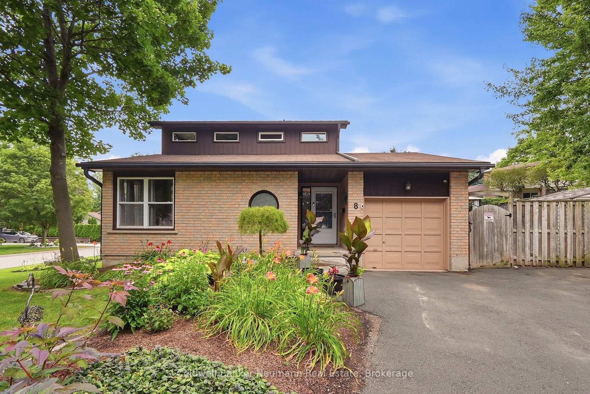 Photo 47 of 8 Pickwick Place, Guelph, Willow West/Sugarbush/West Acres — HOMEH