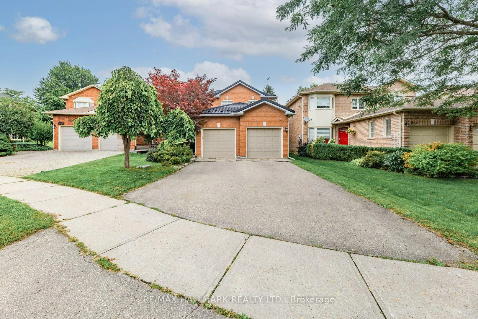 Photo 5 of 851 Hilton Boulevard, Newmarket, Stonehaven-Wyndham — HOMEH