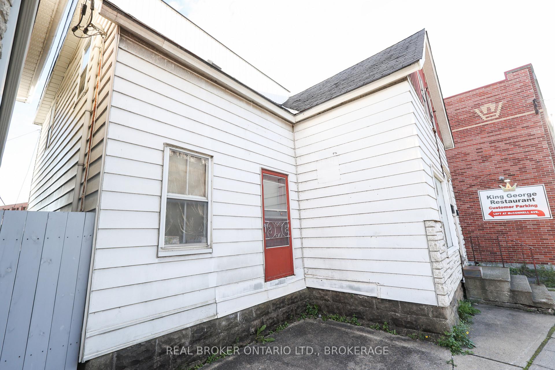 Photo 6 of 407 Montreal Road, Cornwall, Cornwall — HOMEH