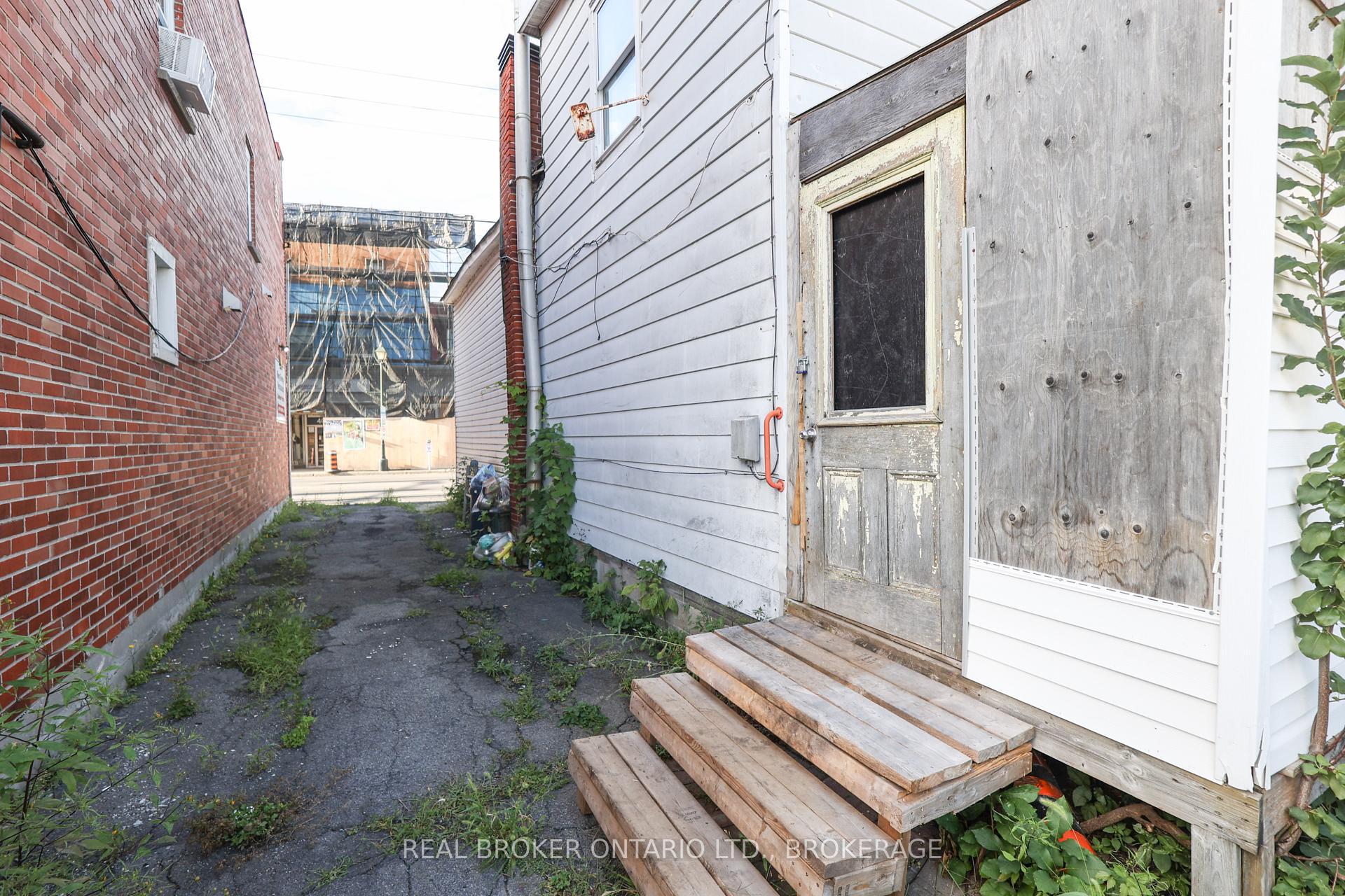 Photo 7 of 407 Montreal Road, Cornwall, Cornwall — HOMEH
