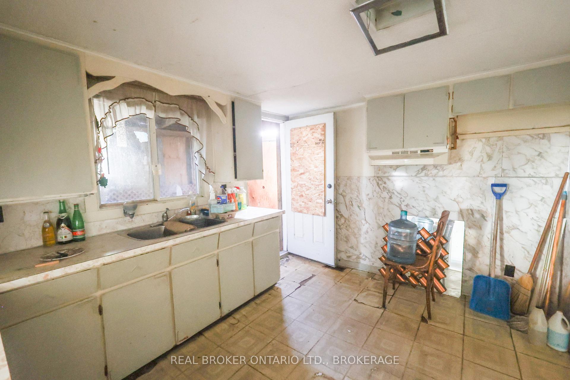 Photo 8 of 407 Montreal Road, Cornwall, Cornwall — HOMEH