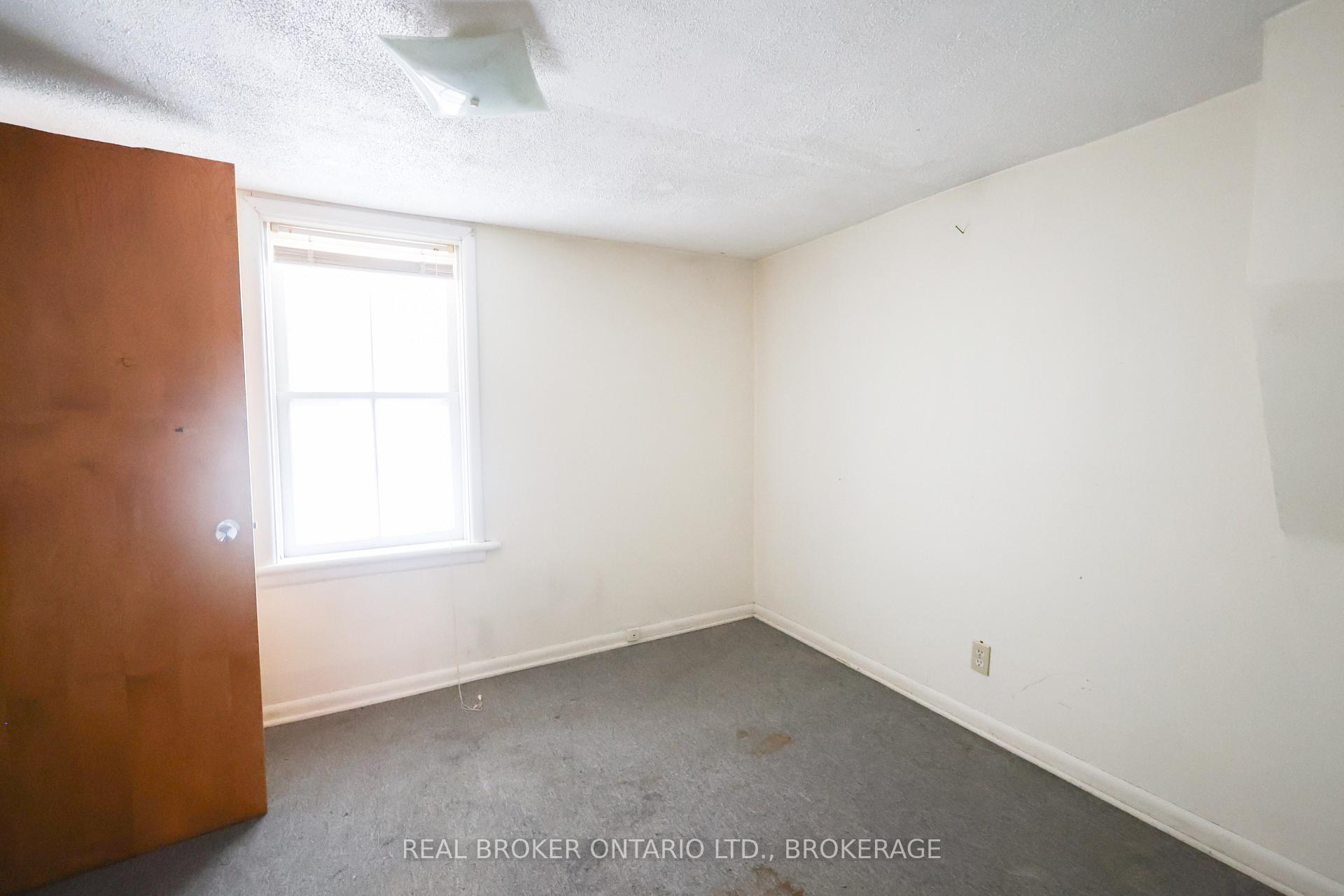 Photo 10 of 407 Montreal Road, Cornwall, Cornwall — HOMEH