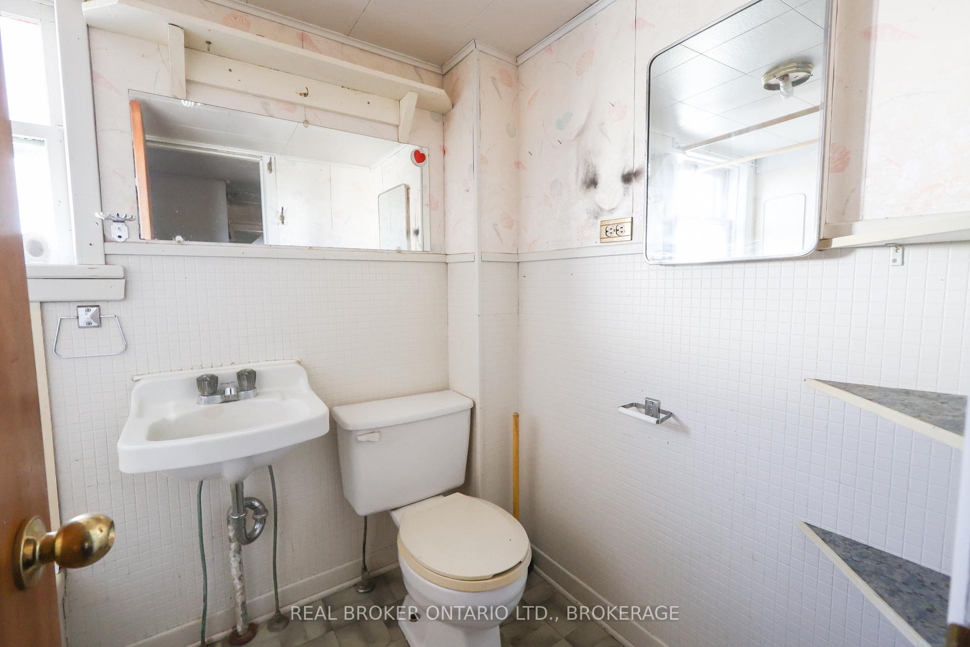 Photo 11 of 407 Montreal Road, Cornwall, Cornwall — HOMEH