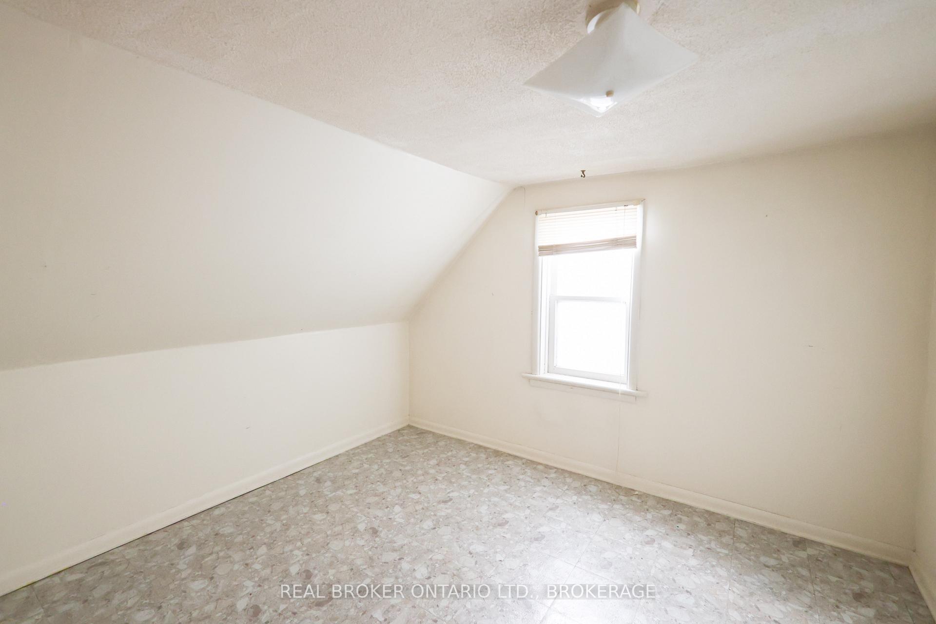 Photo 14 of 407 Montreal Road, Cornwall, Cornwall — HOMEH