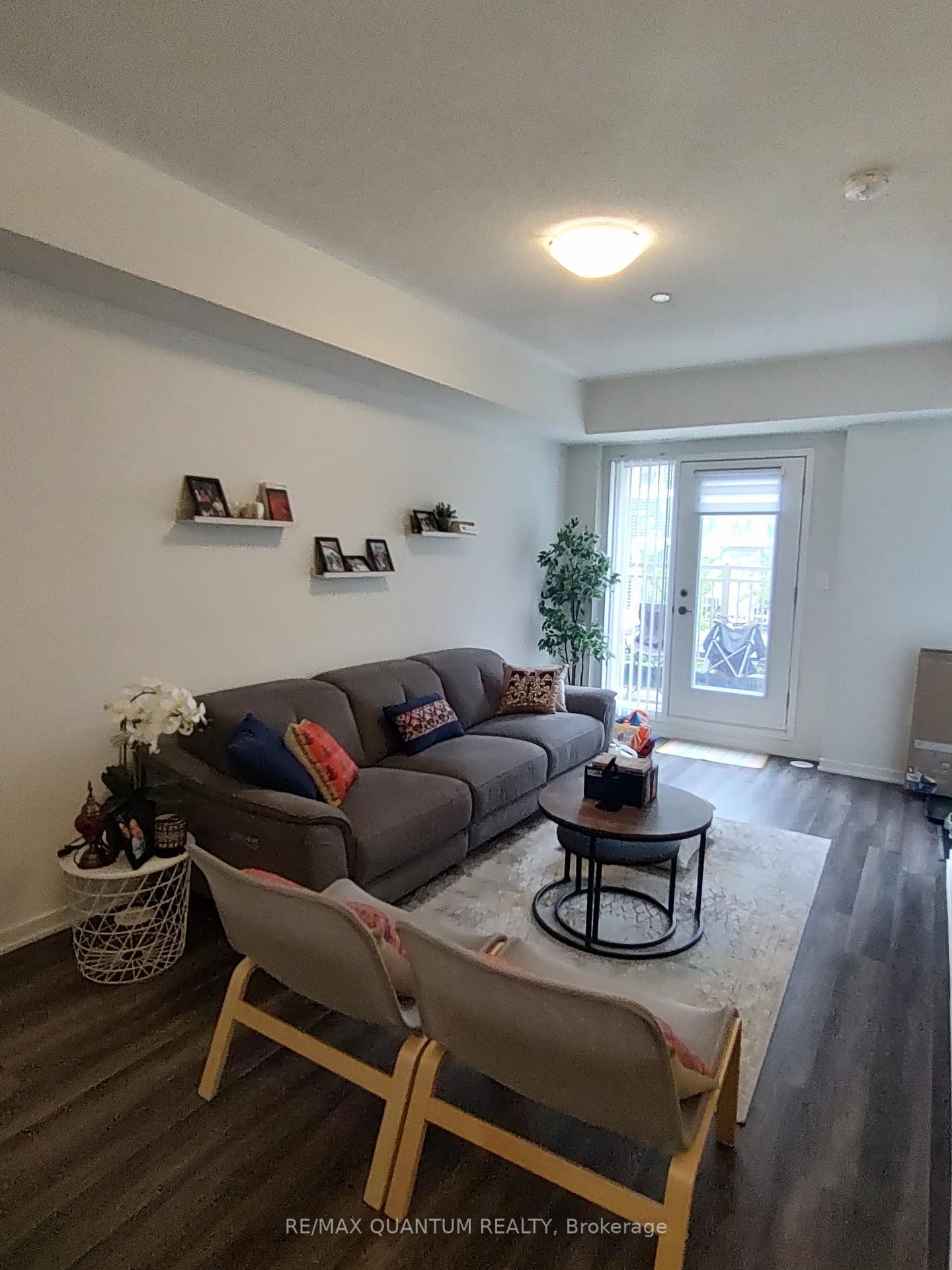 Photo 3 of Unit 32, 21 Honeycrisp Crescent, Vaughan, Vaughan Corporate Centre — HOMEH