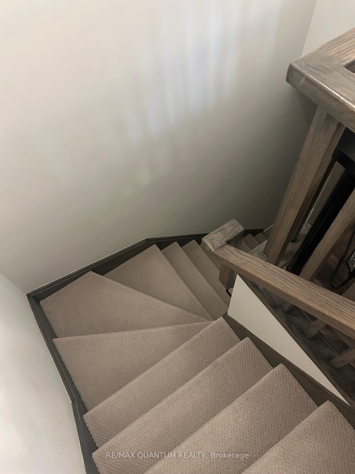 Photo 7 of Unit 32, 21 Honeycrisp Crescent, Vaughan, Vaughan Corporate Centre — HOMEH