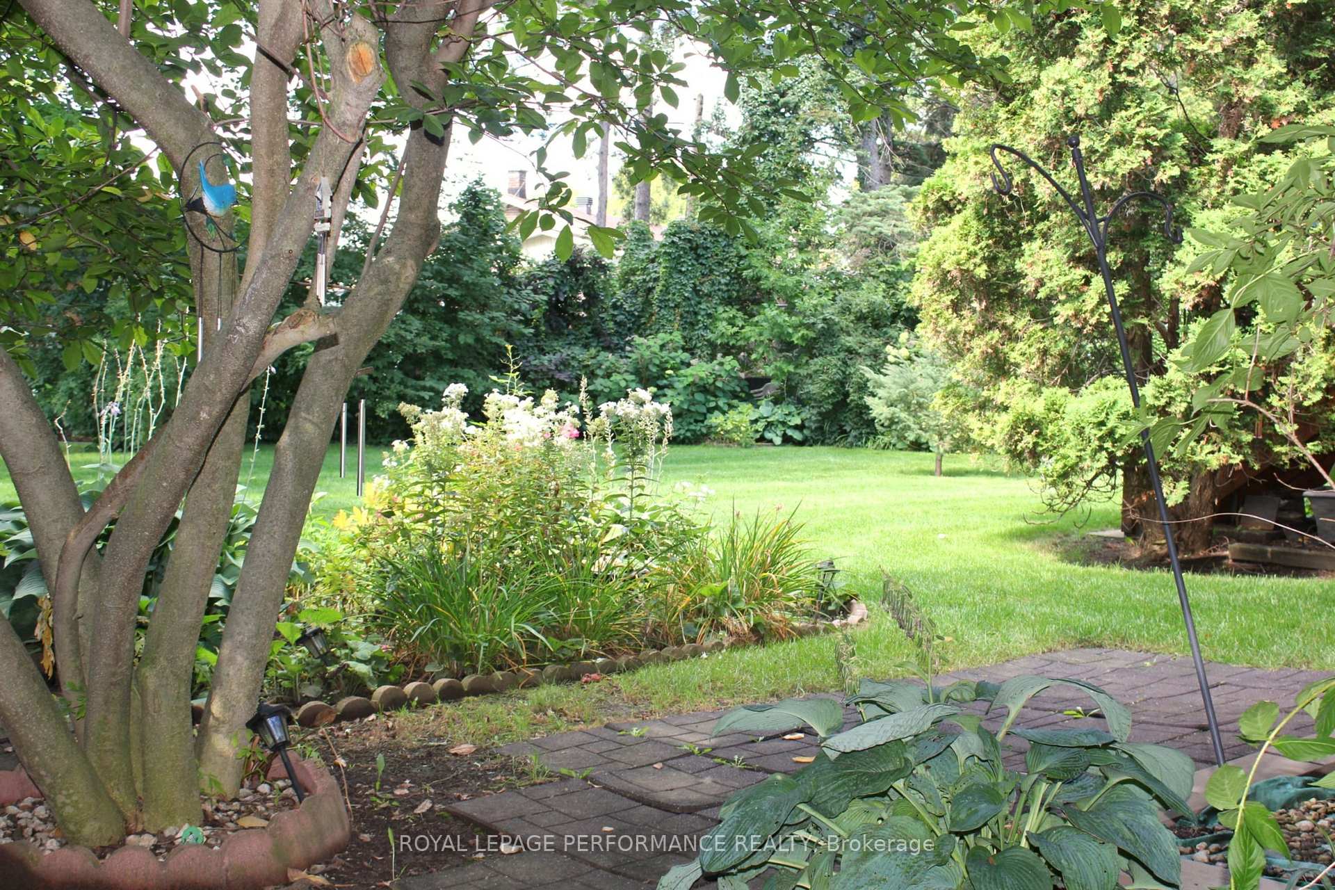 Photo 11 of 729 Iroquois Drive, Cornwall, Cornwall — HOMEH