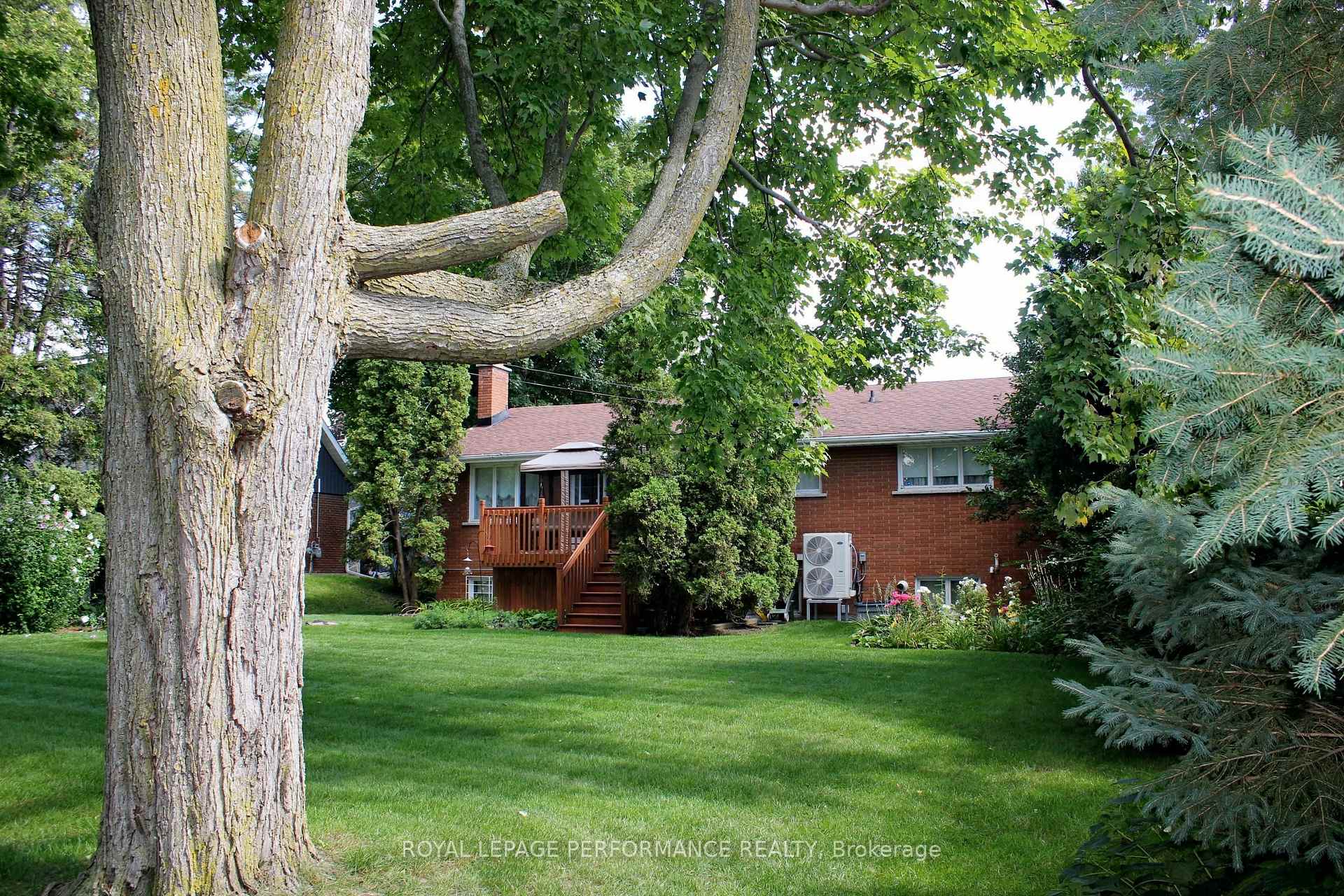 Photo 12 of 729 Iroquois Drive, Cornwall, Cornwall — HOMEH