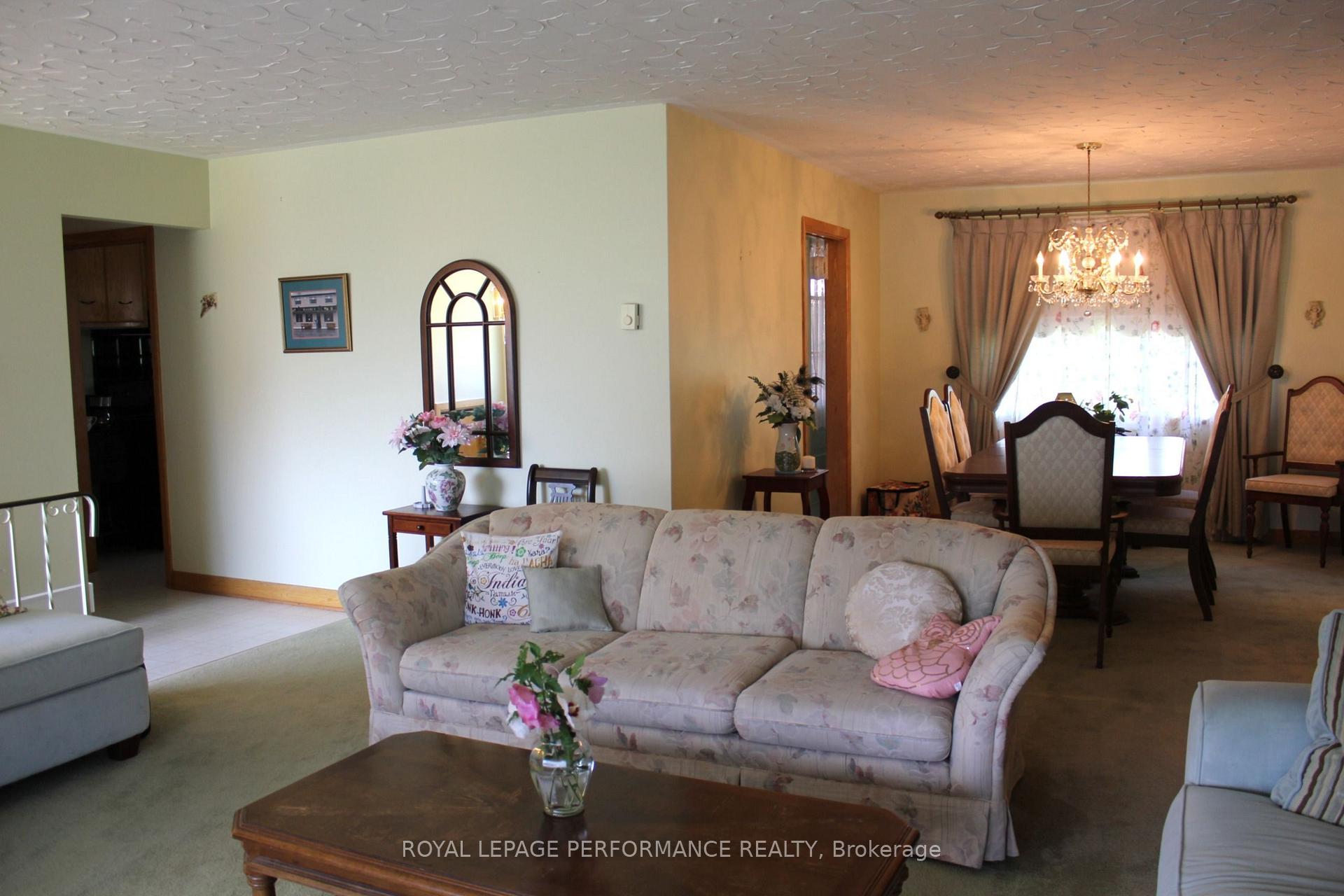 Photo 19 of 729 Iroquois Drive, Cornwall, Cornwall — HOMEH
