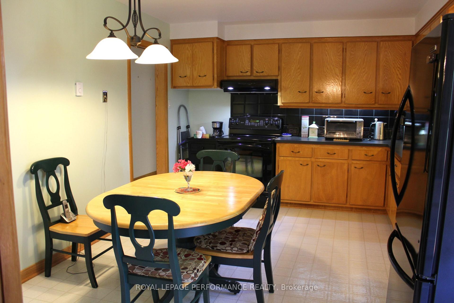 Photo 24 of 729 Iroquois Drive, Cornwall, Cornwall — HOMEH