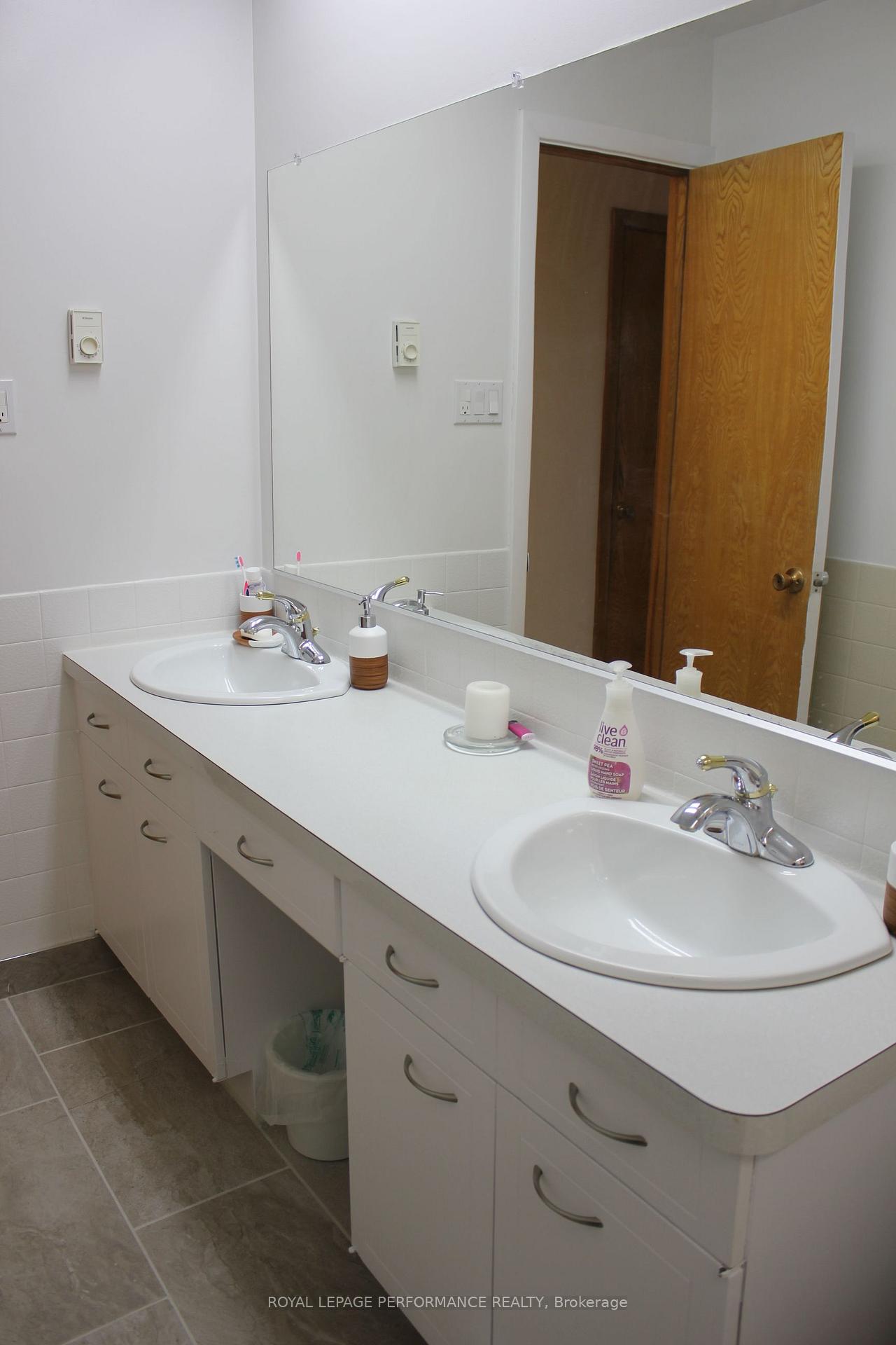 Photo 26 of 729 Iroquois Drive, Cornwall, Cornwall — HOMEH