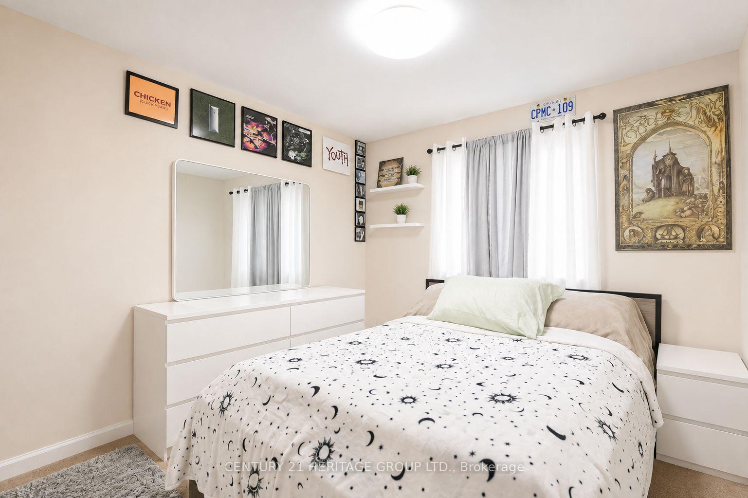 Photo 12 of 85 Chaucer Crescent, Barrie, Letitia Heights — HOMEH