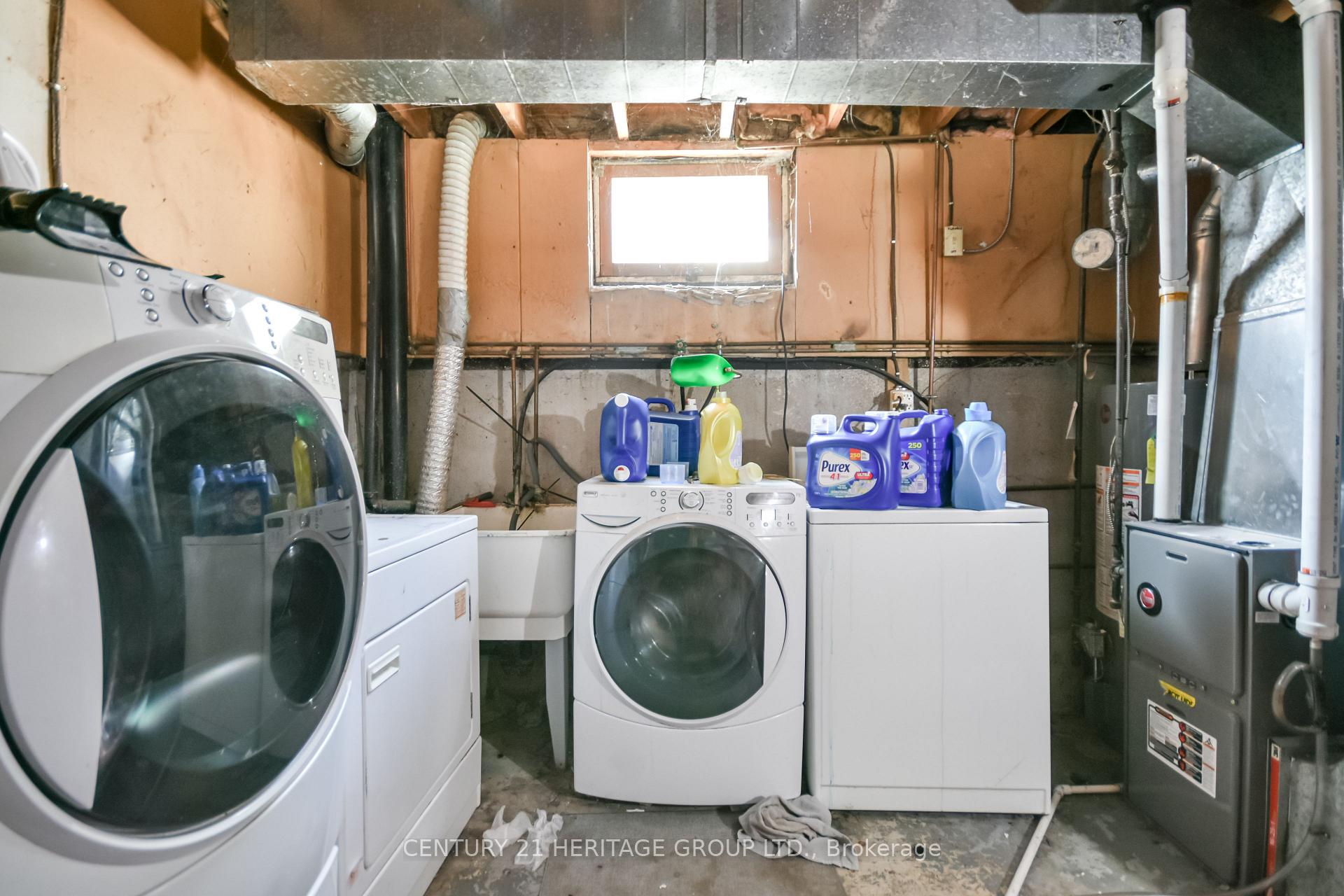 Photo 14 of 85 Chaucer Crescent, Barrie, Letitia Heights — HOMEH