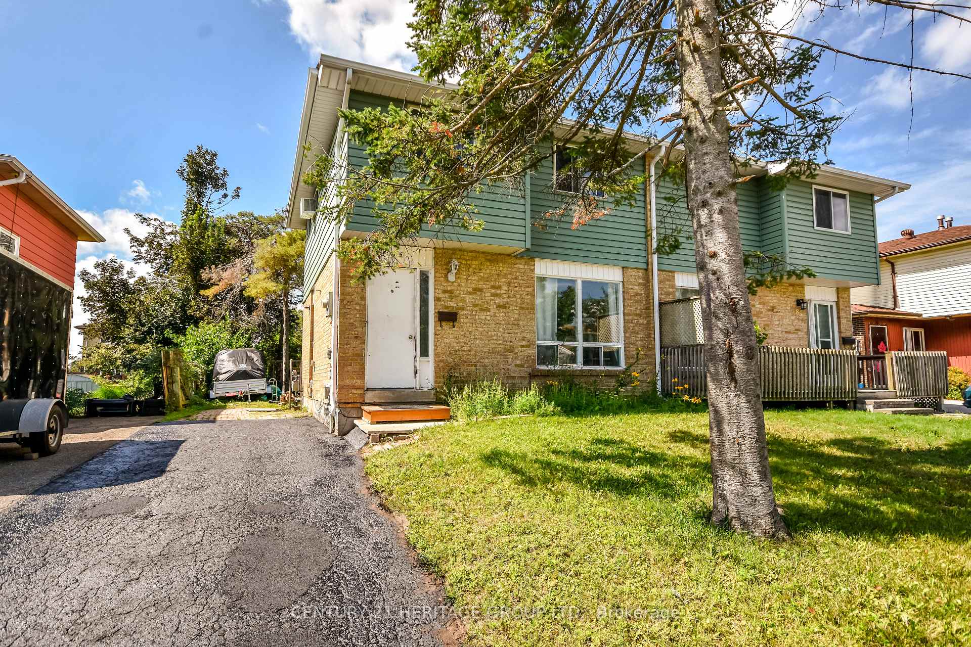 Photo 17 of 85 Chaucer Crescent, Barrie, Letitia Heights — HOMEH