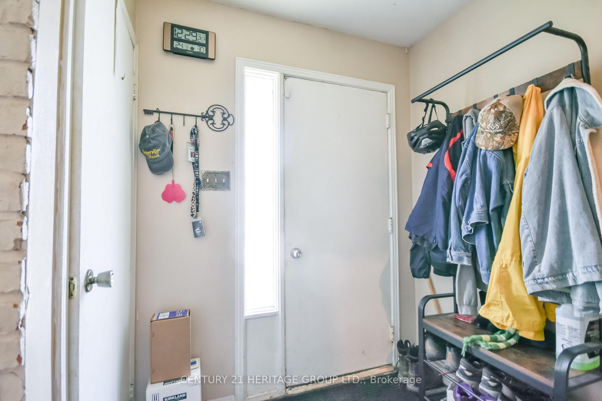 Photo 18 of 85 Chaucer Crescent, Barrie, Letitia Heights — HOMEH