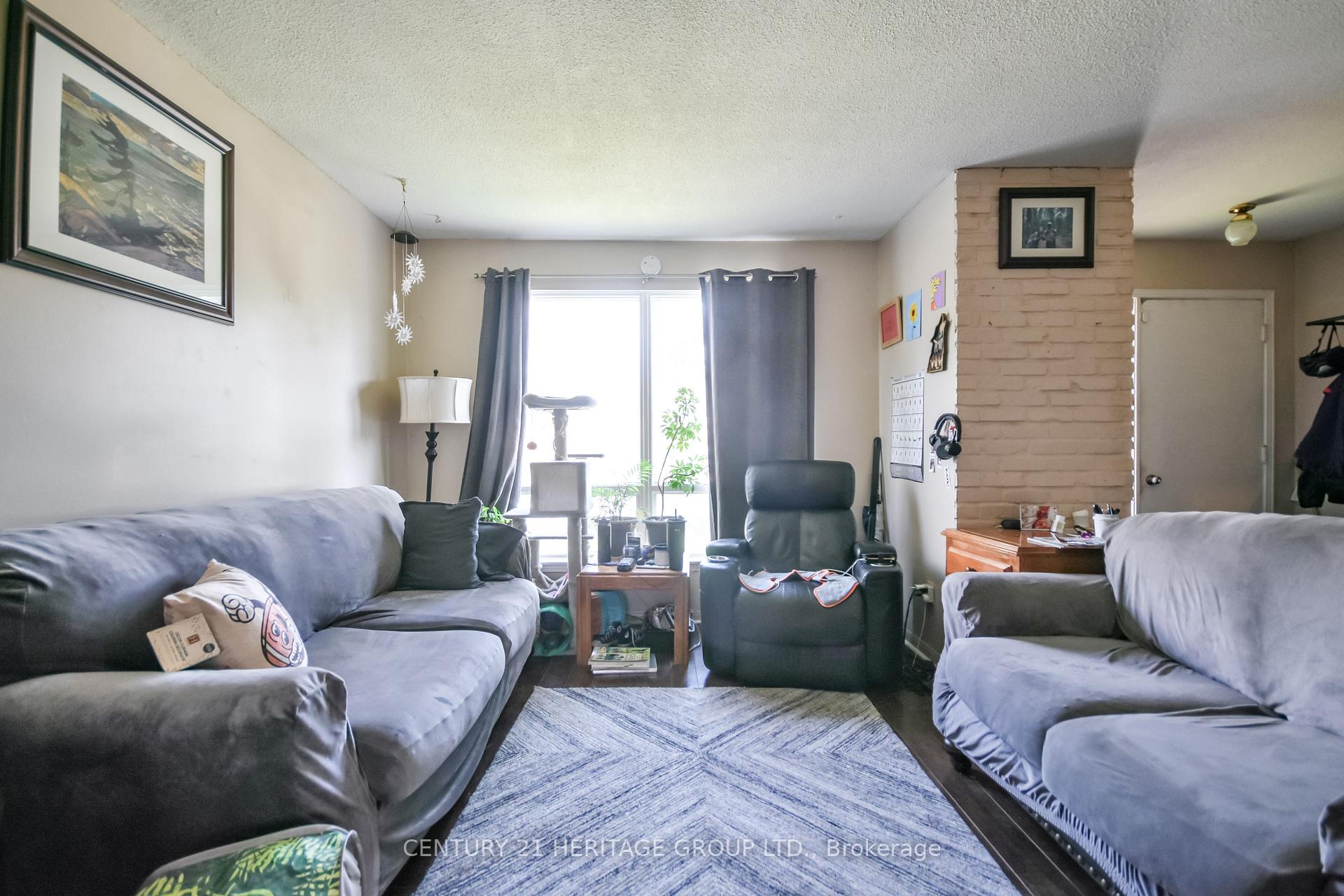 Photo 19 of 85 Chaucer Crescent, Barrie, Letitia Heights — HOMEH