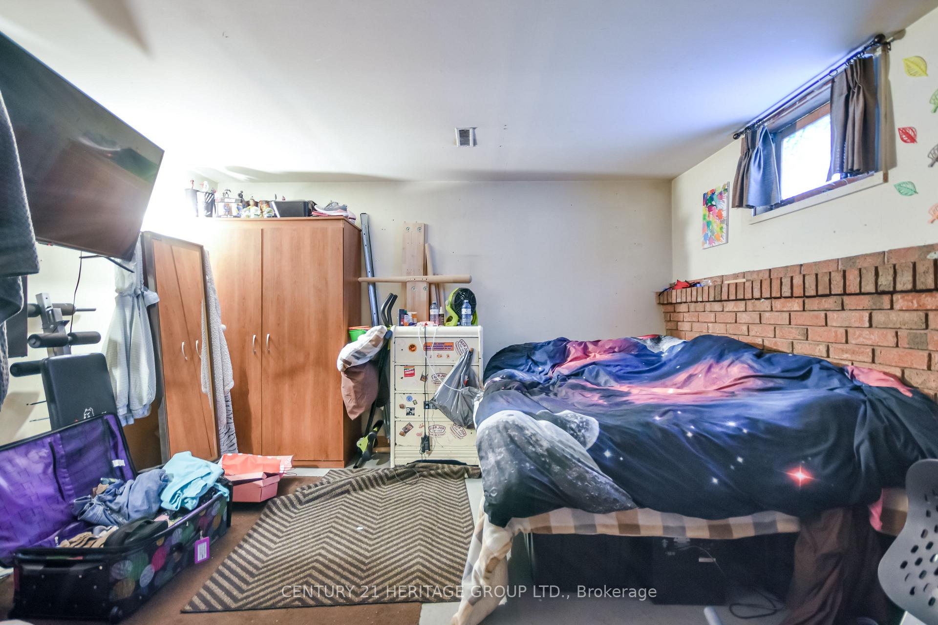 Photo 27 of 85 Chaucer Crescent, Barrie, Letitia Heights — HOMEH