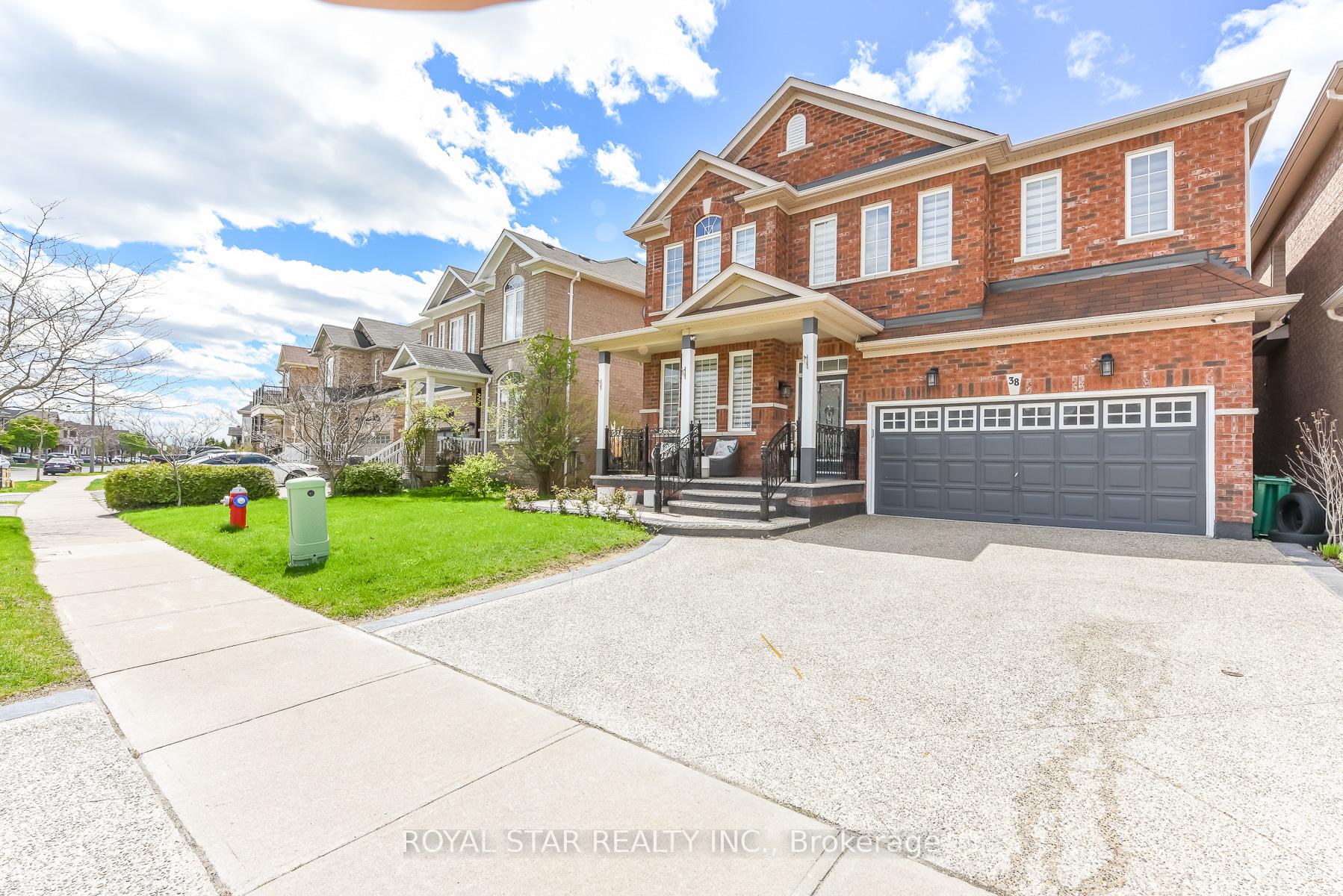 Photo 2 of 38 Robitaille Drive, Brampton, Sandringham-Wellington — HOMEH