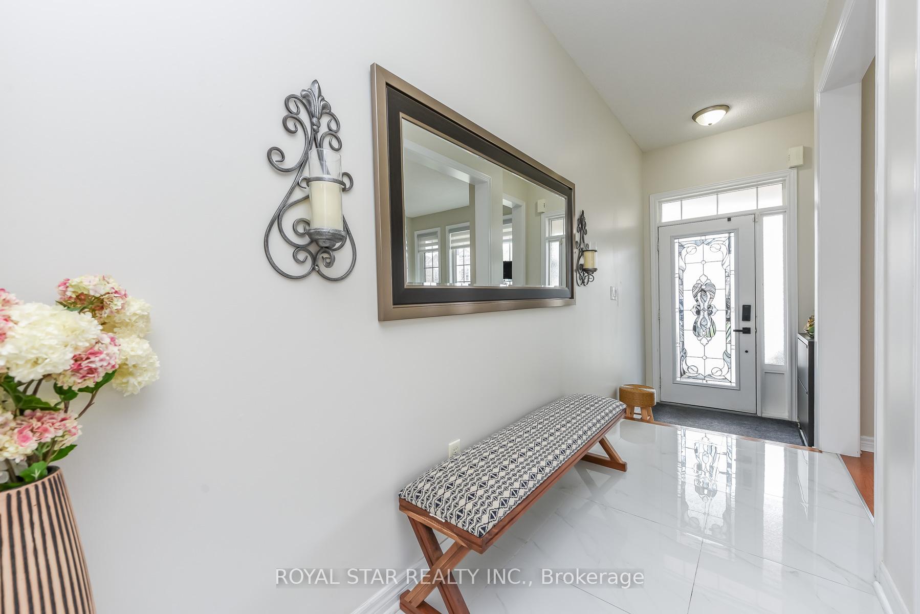 Photo 7 of 38 Robitaille Drive, Brampton, Sandringham-Wellington — HOMEH