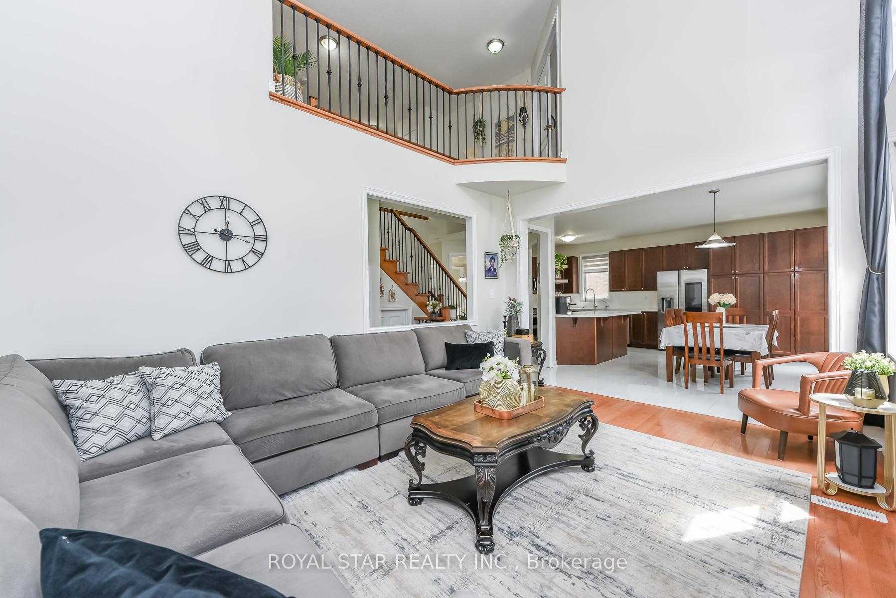 Photo 17 of 38 Robitaille Drive, Brampton, Sandringham-Wellington — HOMEH
